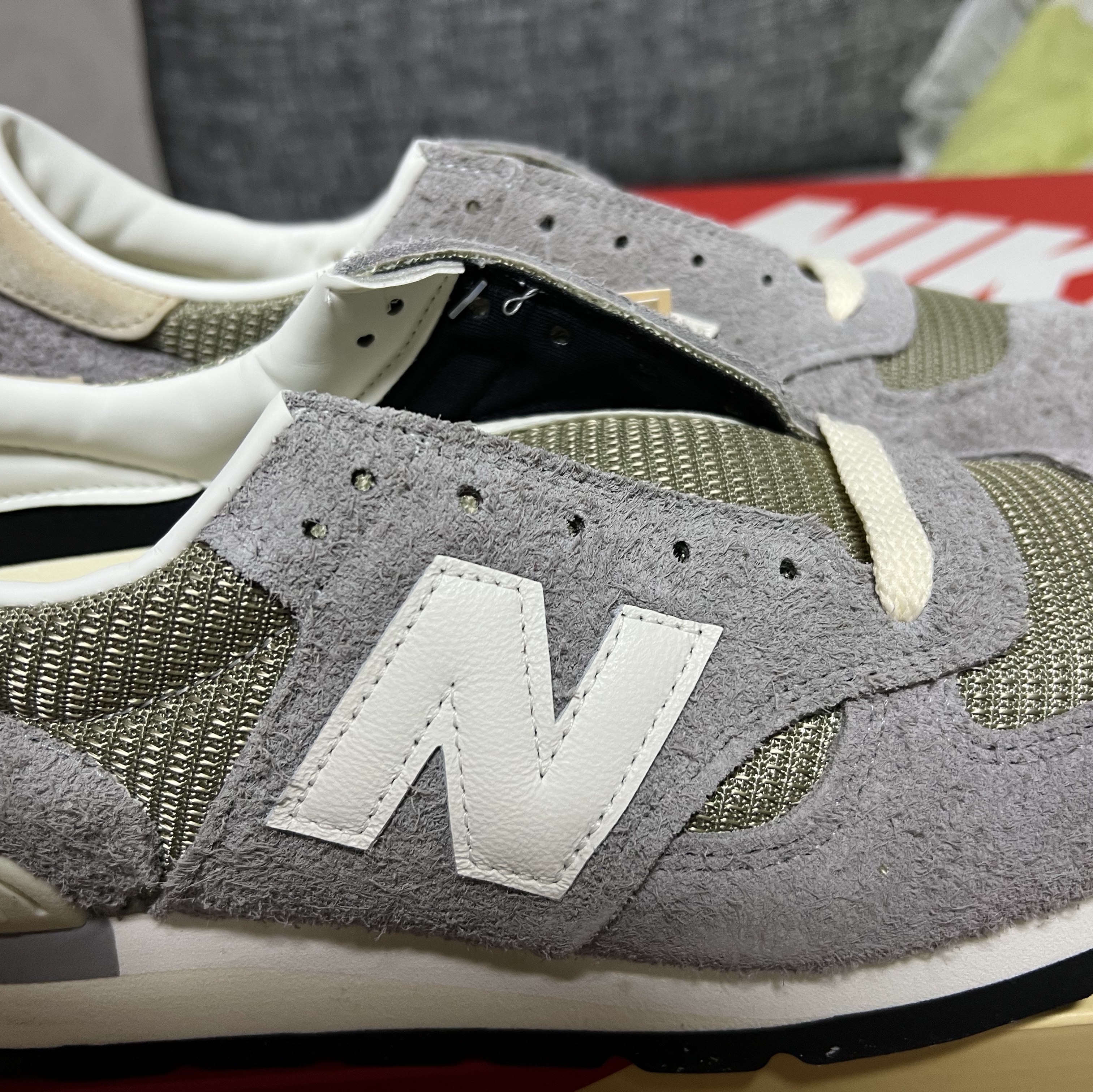 New Balance 990v1 Made in USA Marblehead Incense 착용 스타일 - 3