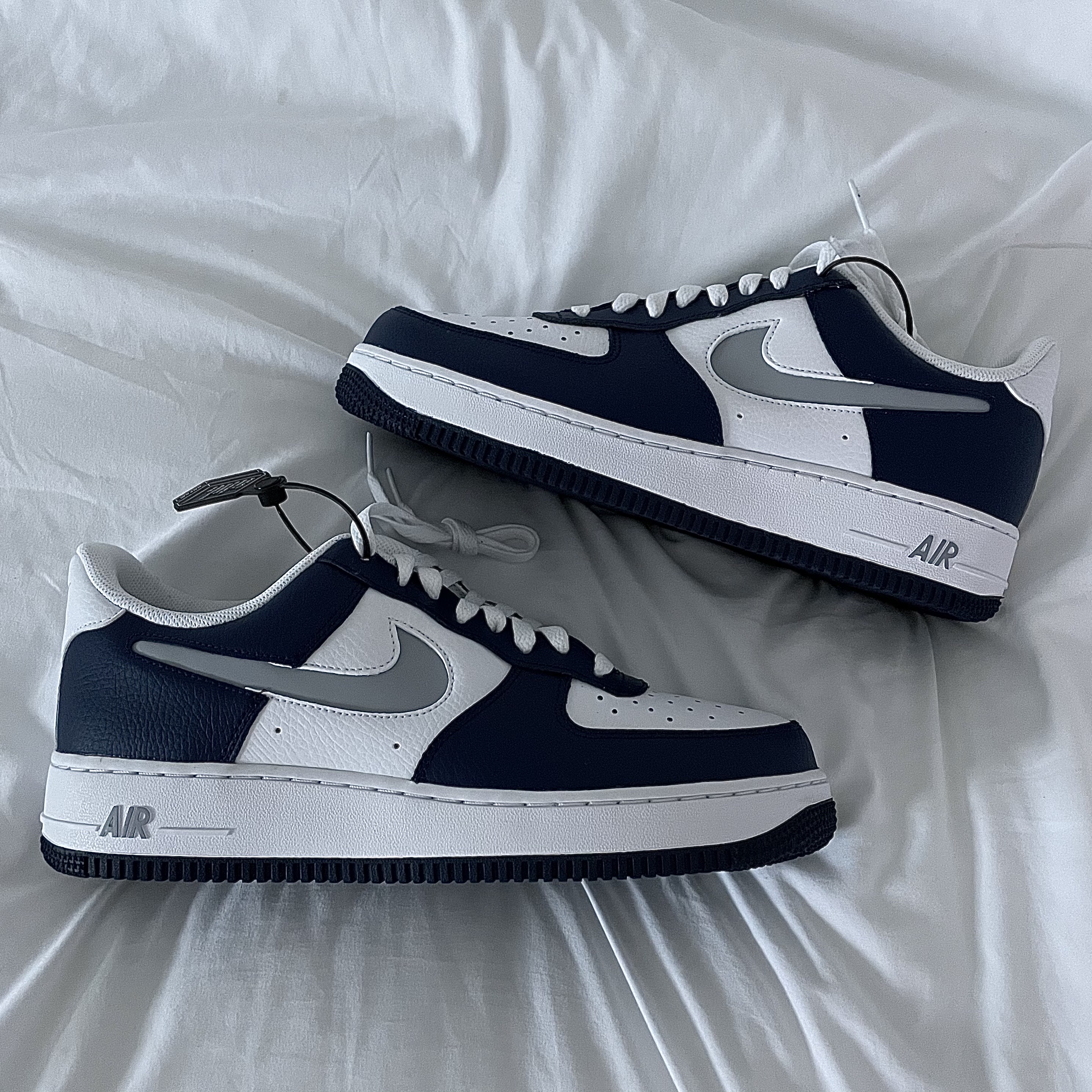 Nike Air Force 1 '07 Cut Out Swoosh Midnight Navy 착용 스타일 - 1