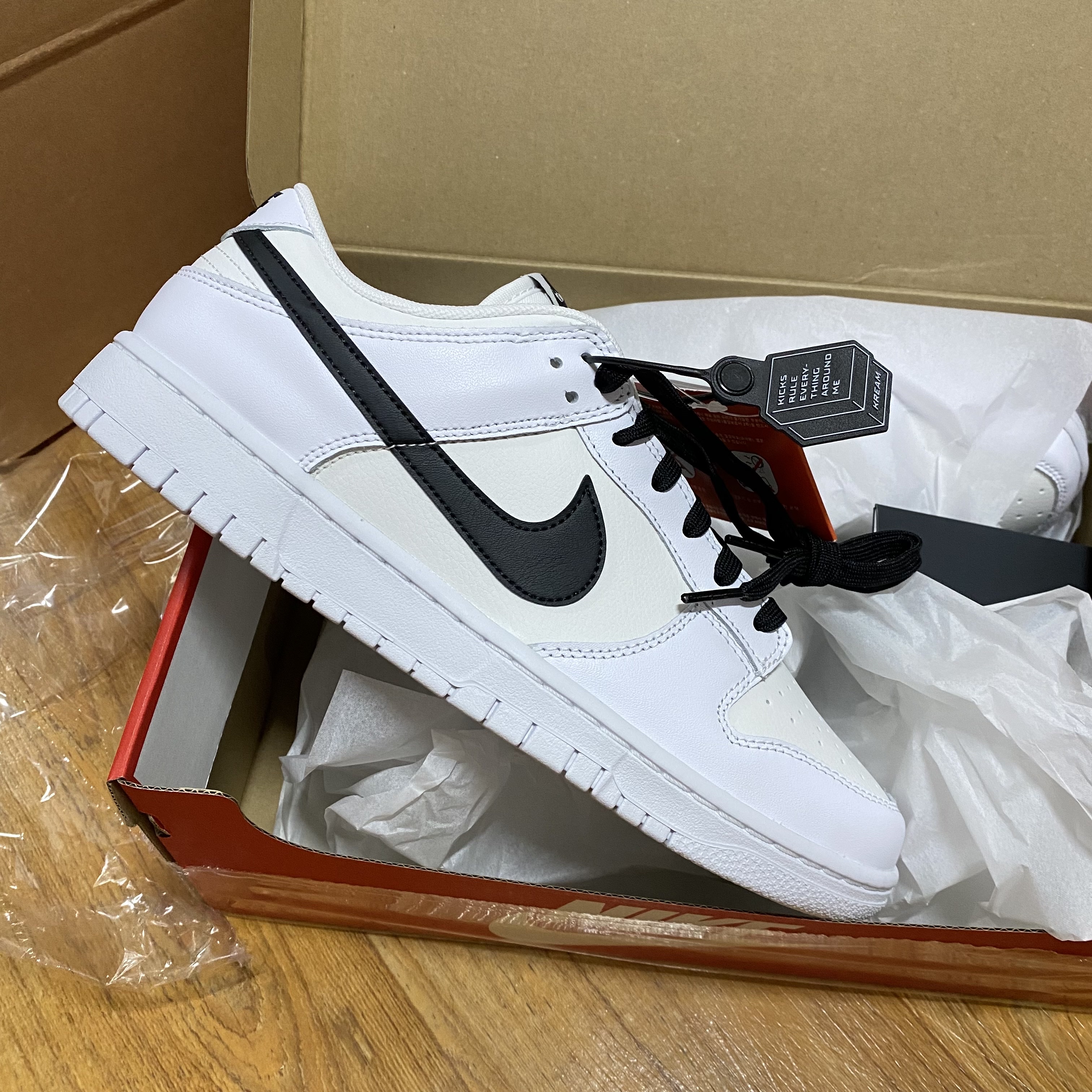 Nike Dunk Low Retro Summit White 착용 스타일 - 2