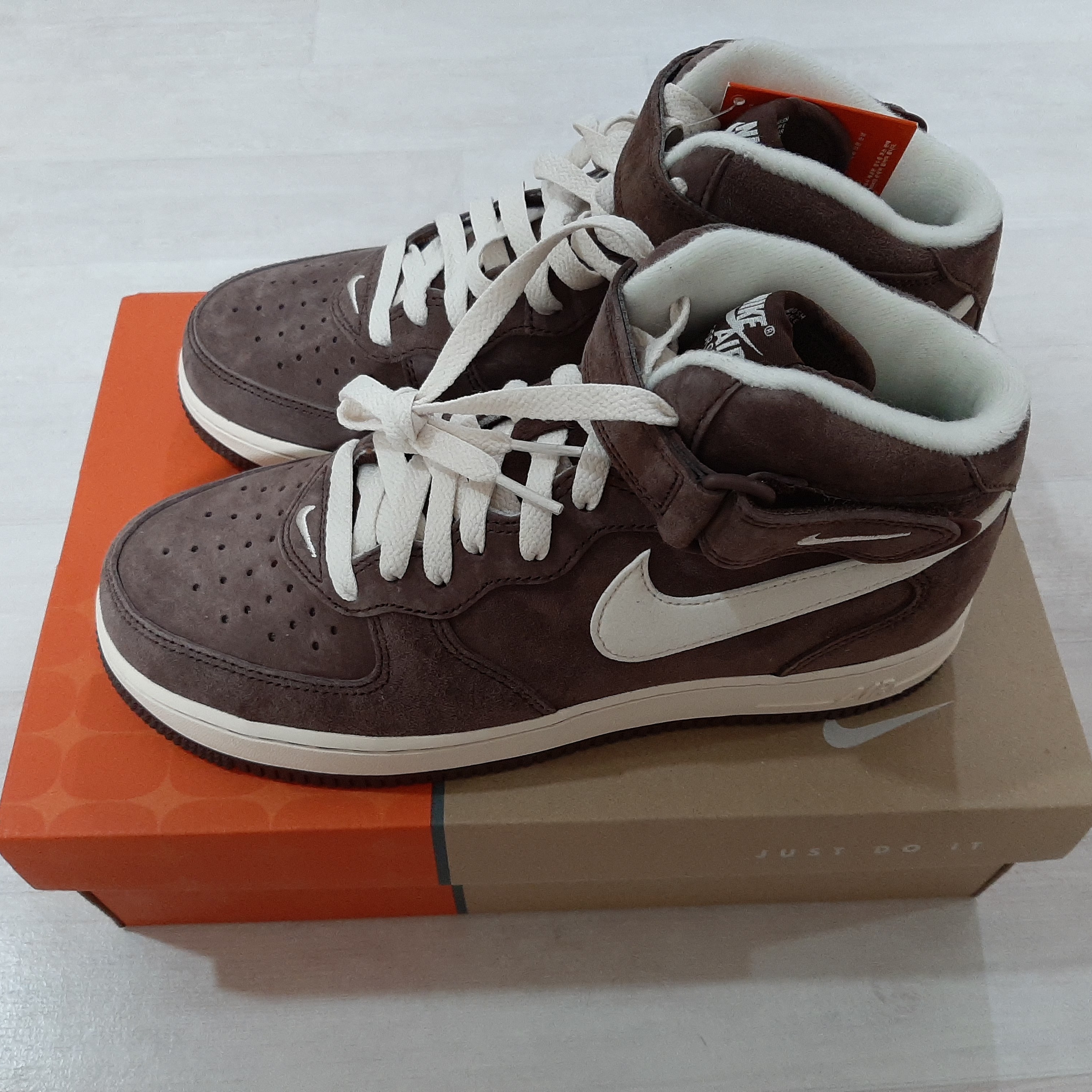 Nike Air Force 1 Mid '07 QS Chocolate 착용 스타일 - 2