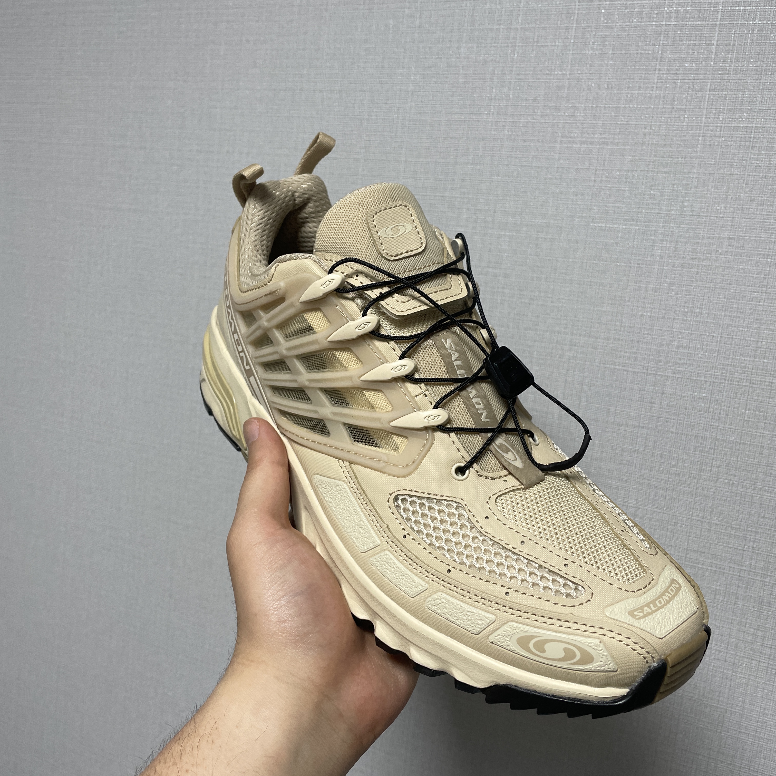 Salomon ACS Pro ADV Safari Bleached Sand 착용 스타일 - 1