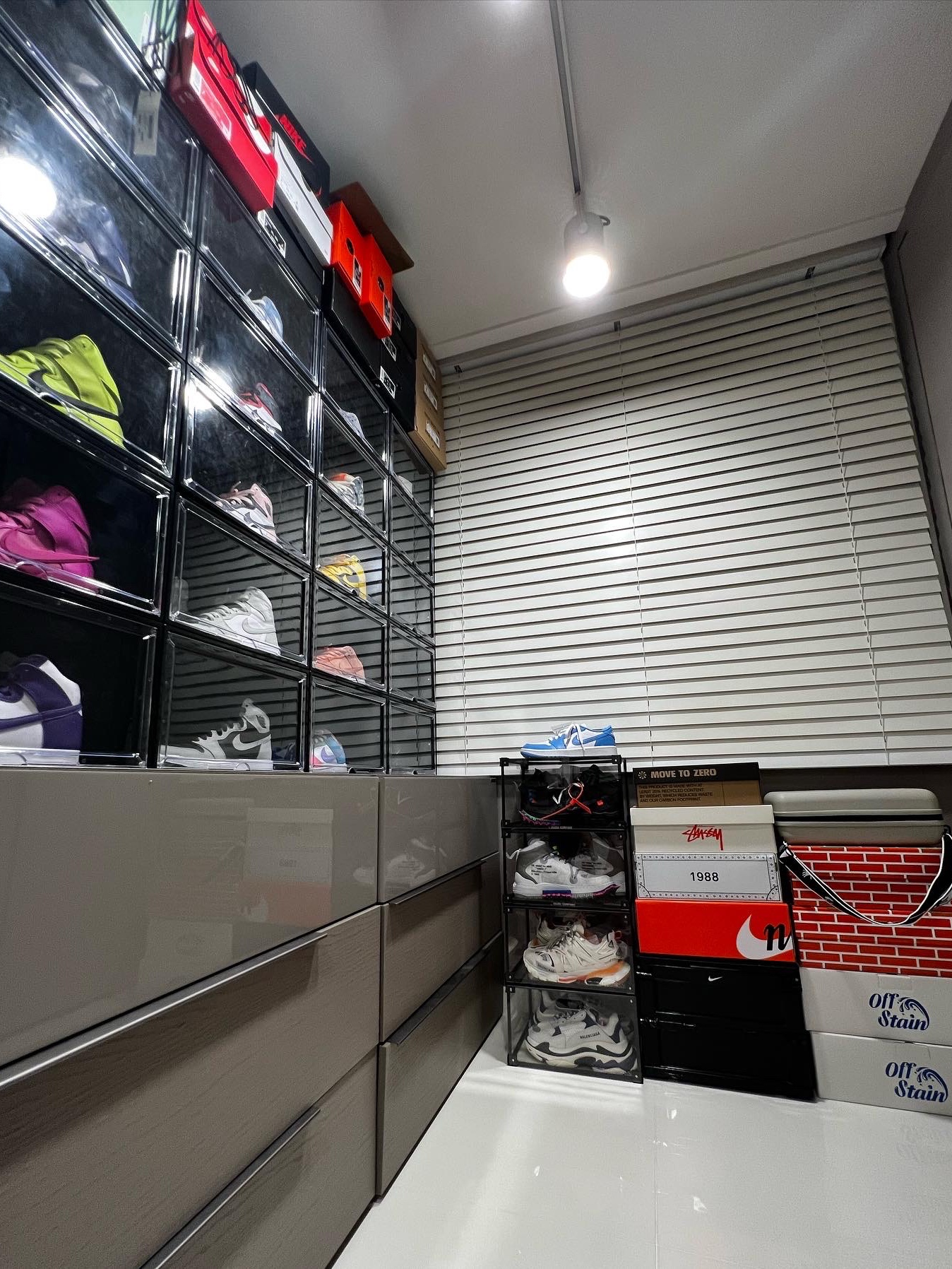 Nike x Off-White Air Force 1 Mid SP White, Nike x Off-White Air Force 1 Mid SP Black 착용 스타일 - 2