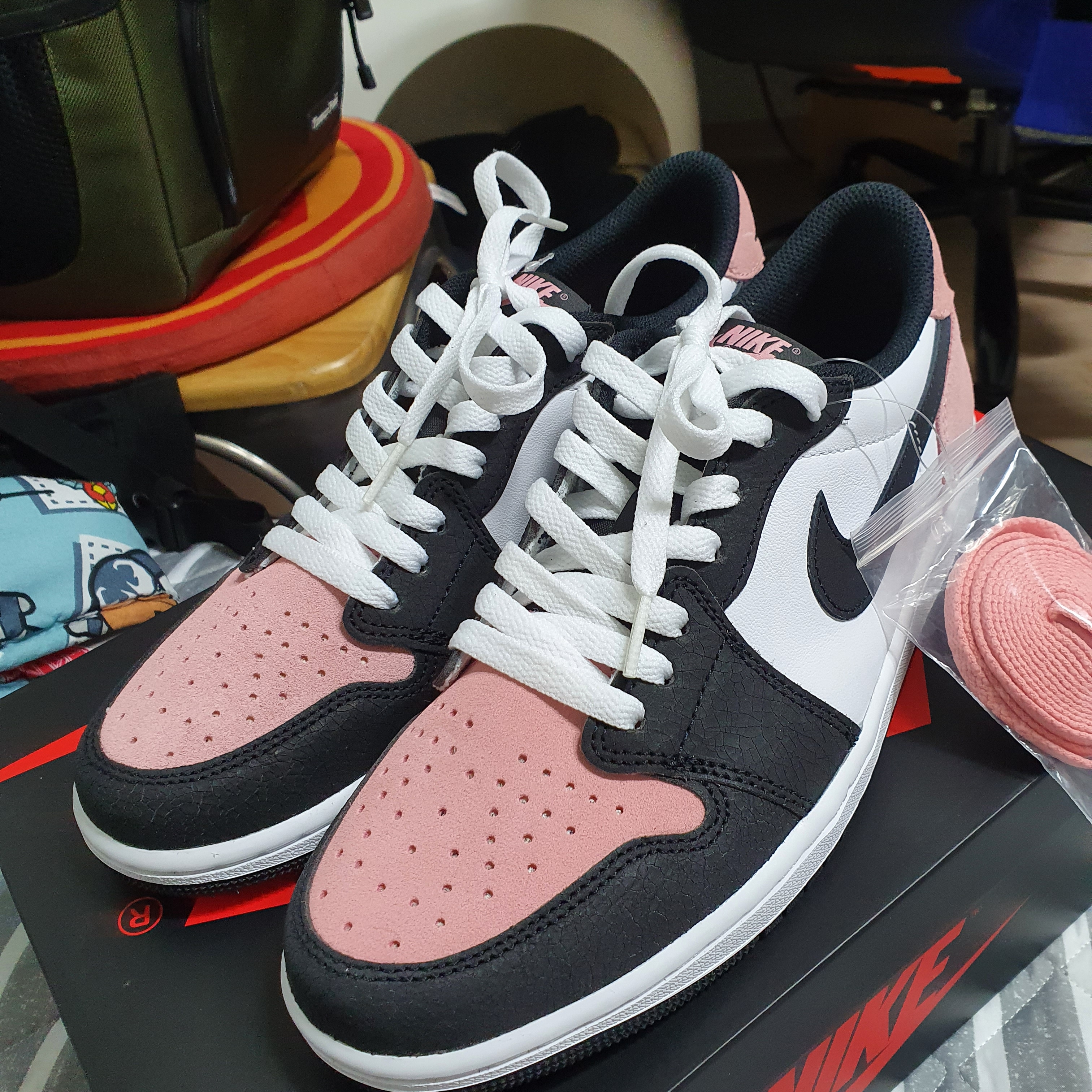 Jordan 1 Retro Low OG Bleached Coral 착용 스타일