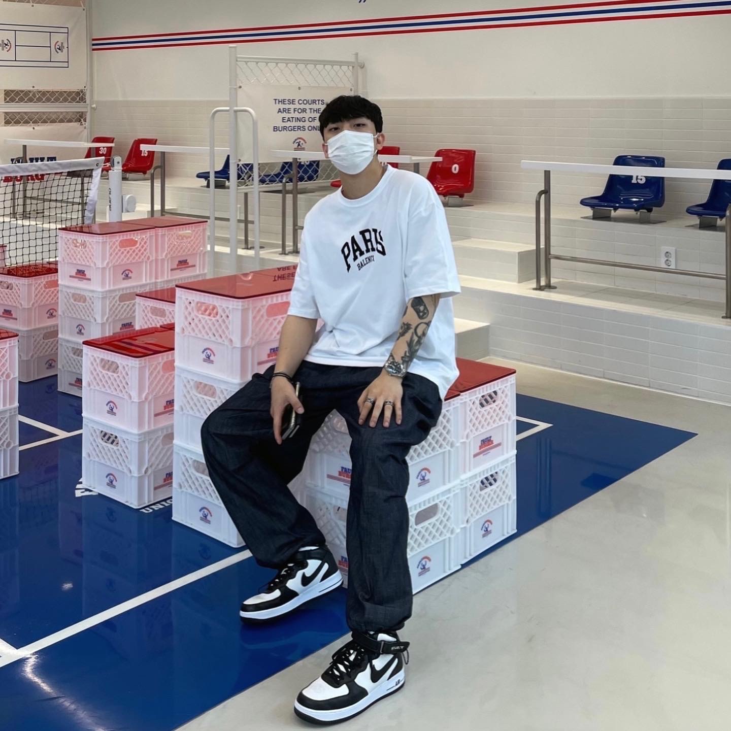 Nike x Stussy Air Force 1 '07 Mid SP Black and Light Bone 착용 스타일 - 3