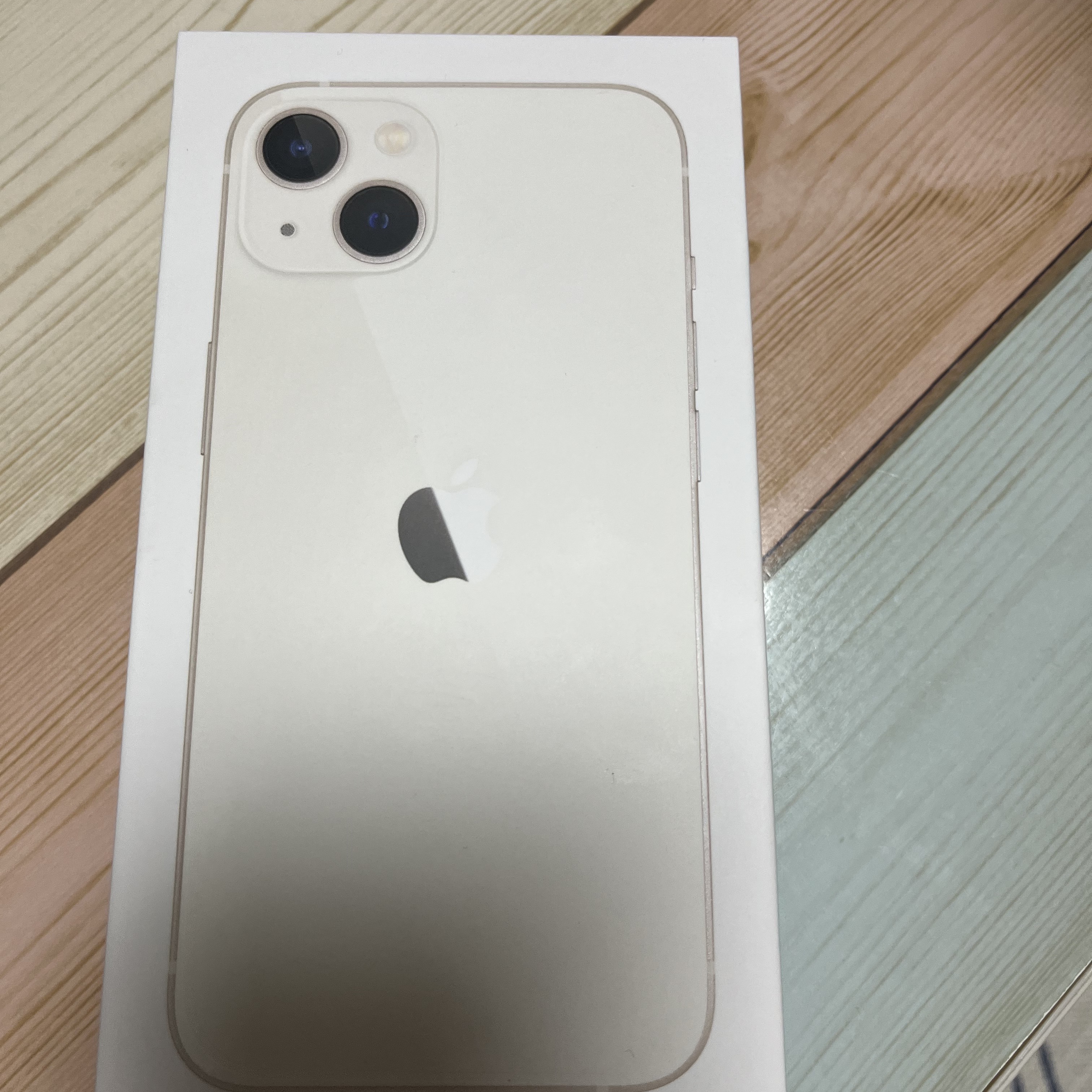 Apple iPhone 13 128GB Starlight (Korean Ver.) 착용 스타일