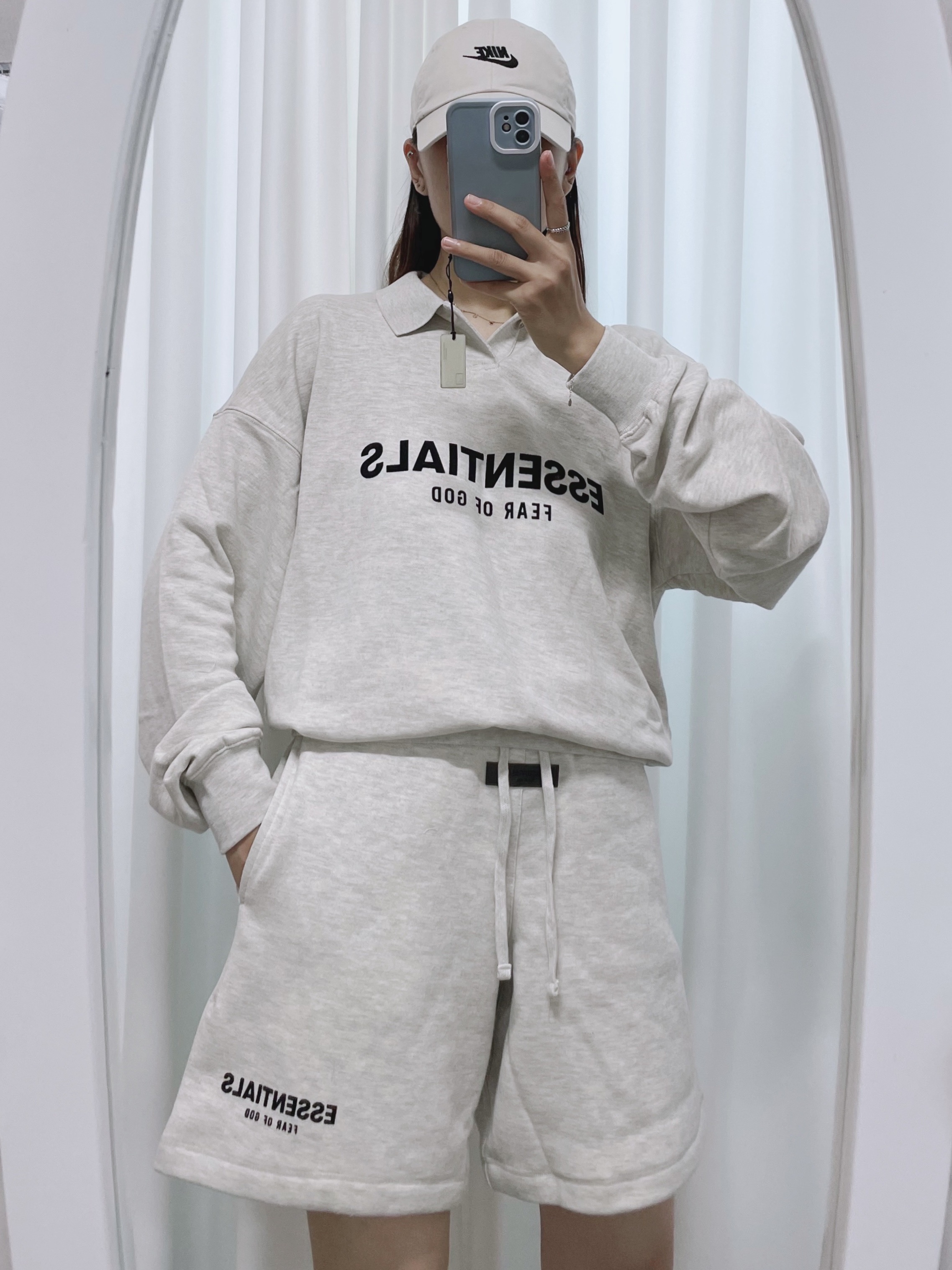 (Kids) Essentials The Core Collection Sweatshorts Light Oatmeal, (Kids) Essentials The Core Collection Long Sleeve Polo Light Oatmeal 착용 스타일 - 4