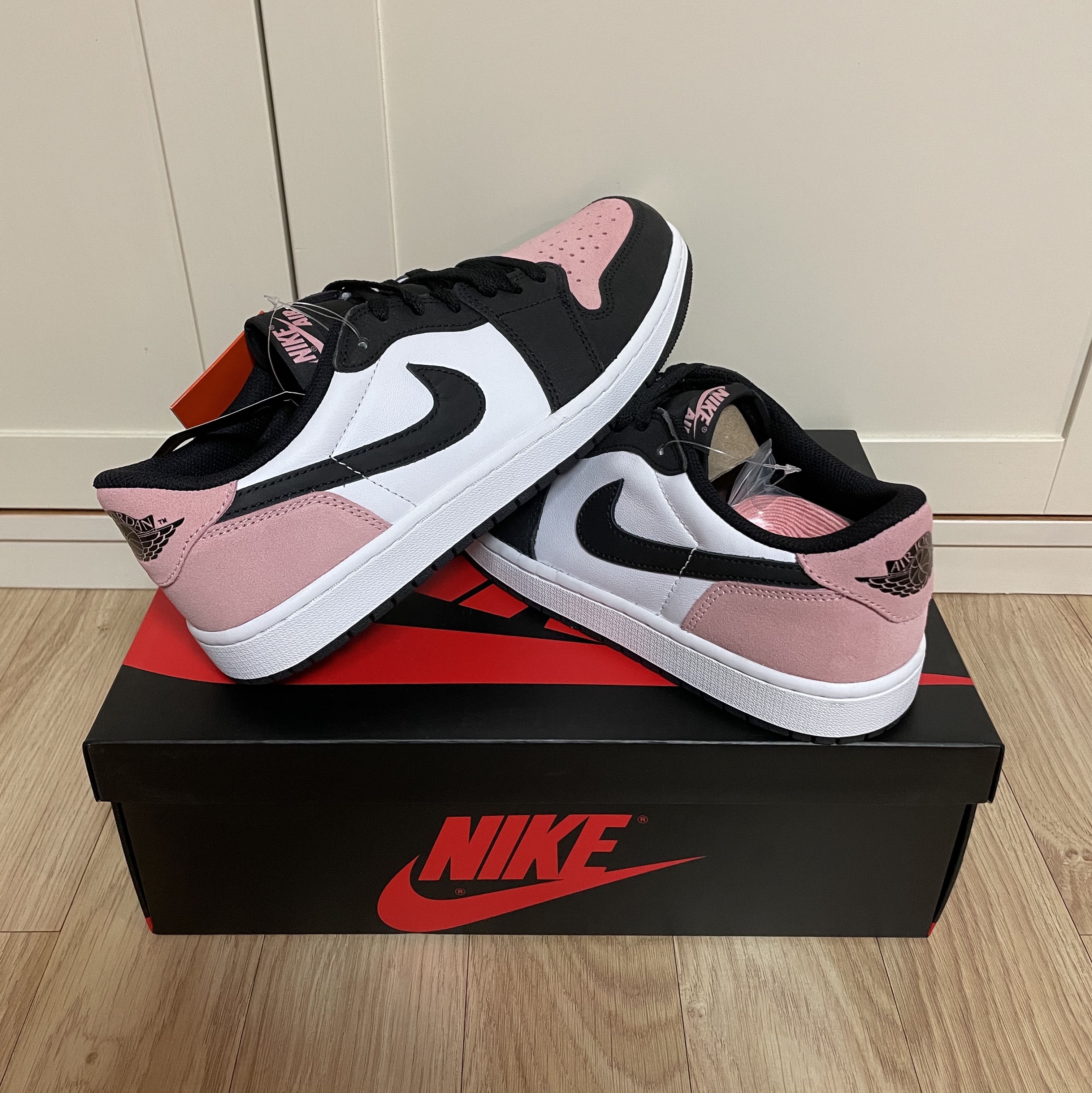 Jordan 1 Retro Low OG Bleached Coral 착용 스타일