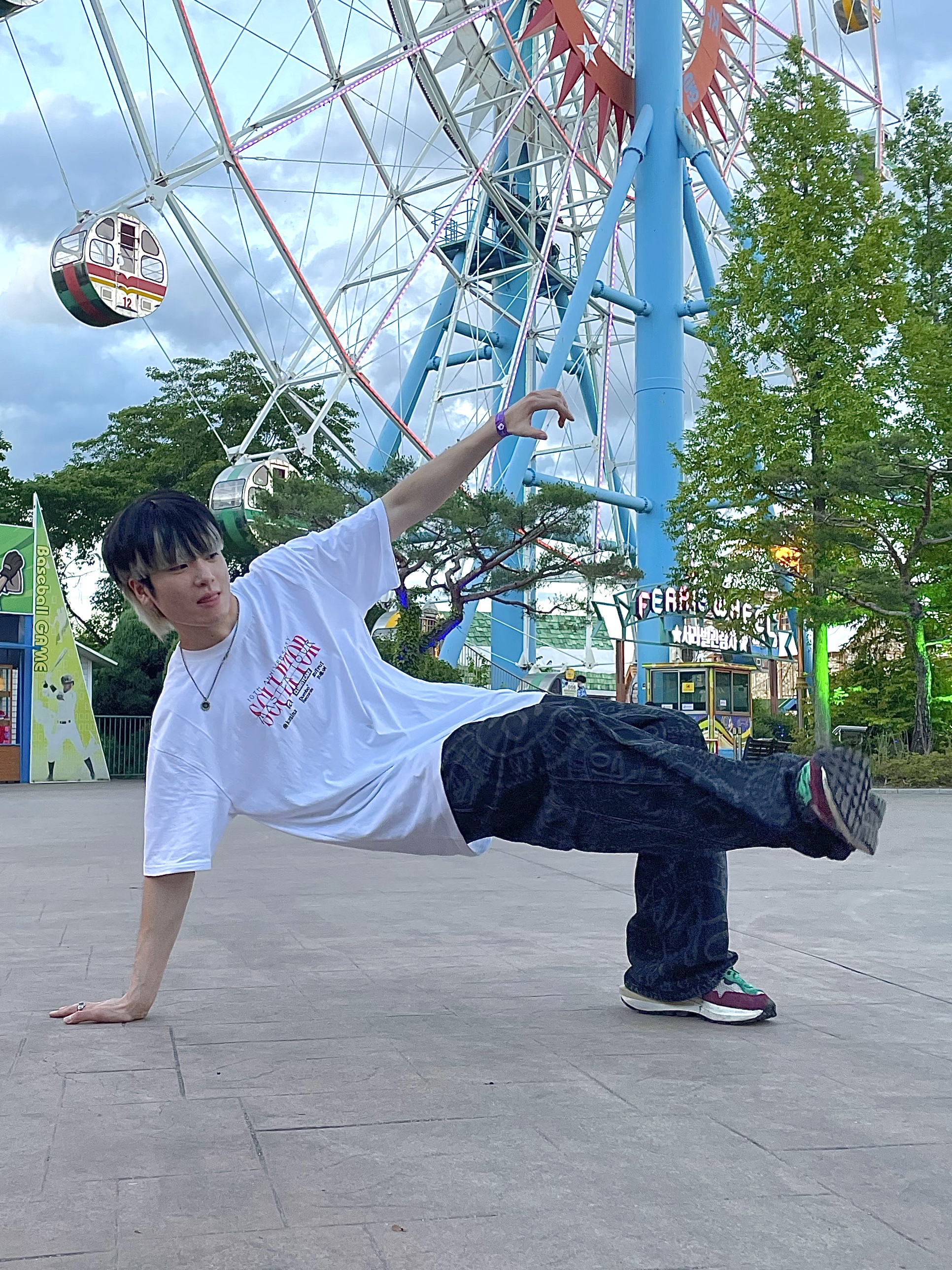 Nike x Sacai VaporWaffle String & Black Villain Red 착용 스타일 - 2