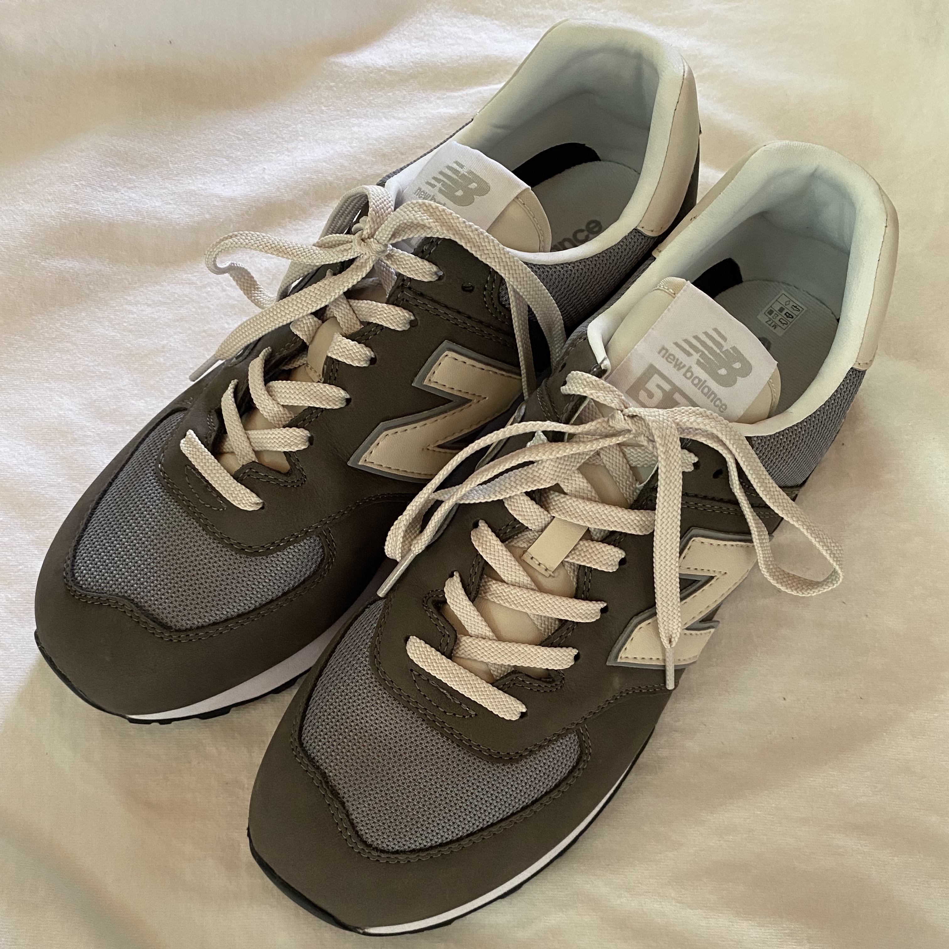 New Balance 574 Classic Grey 착용 스타일 - 1