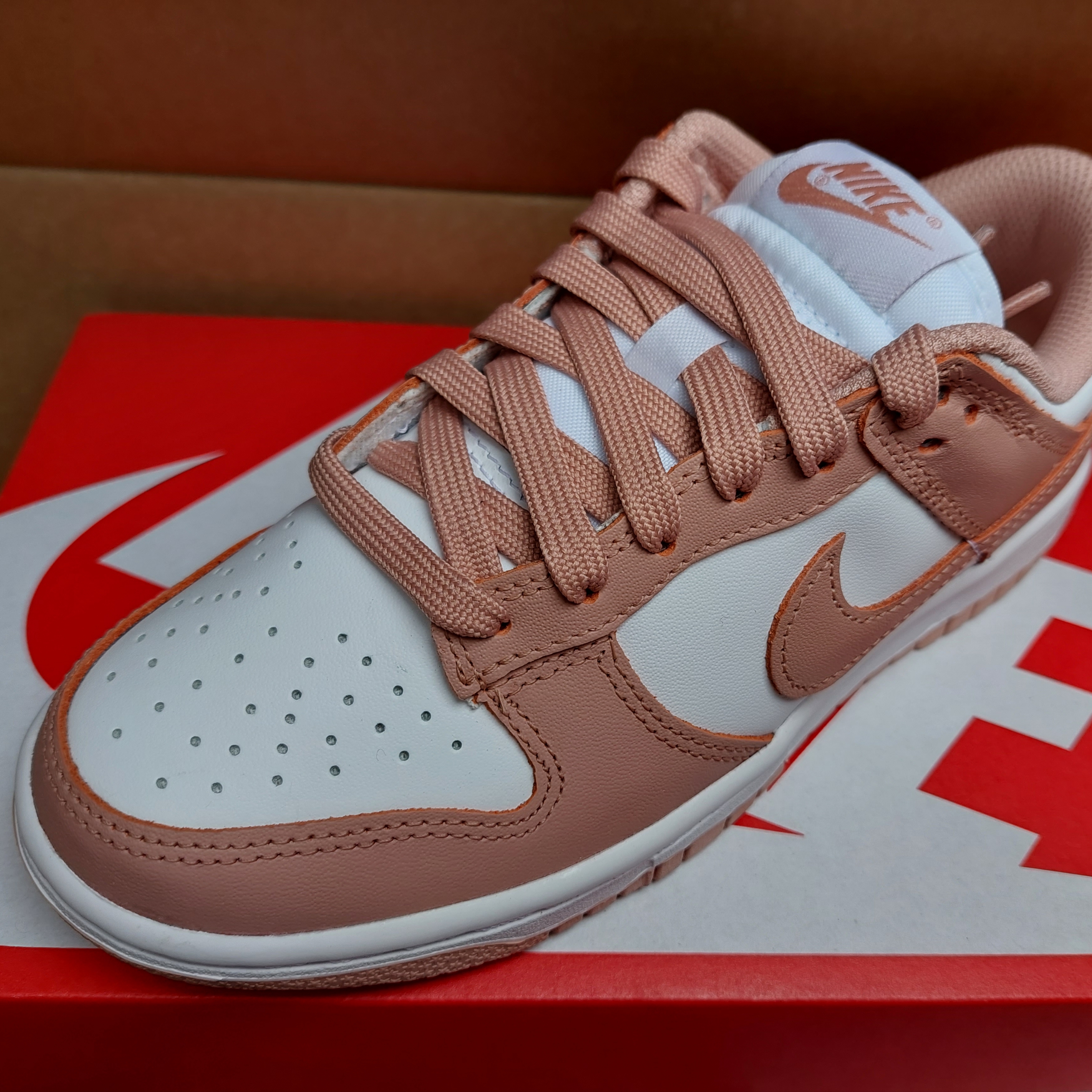 (W) Nike Dunk Low Rose Whisper 착용 스타일 - 1