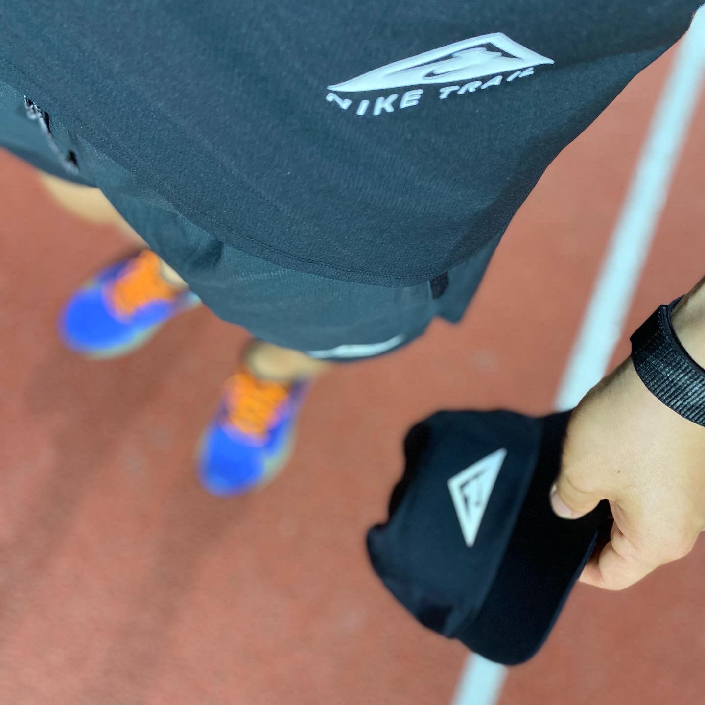 Nike Pegasus Trail 2 Gore-Tex Mystic Dates Blue, Apple Watch Nike Series 7 45mm GPS Midnight Aluminum Case with Nike Sport Band Anthracite Black (Korean Ver.) 착용 스타일 - 5