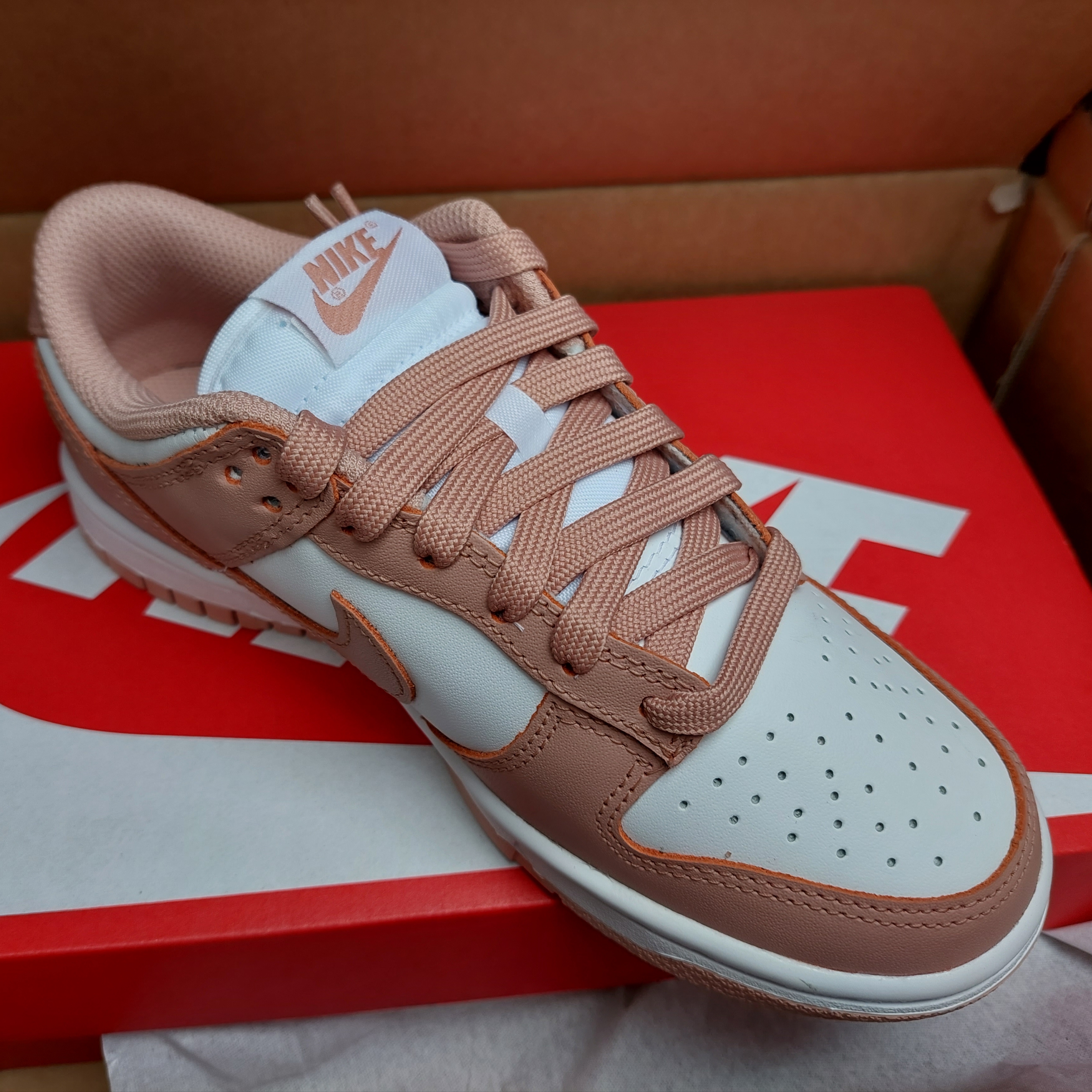 (W) Nike Dunk Low Rose Whisper 착용 스타일 - 2