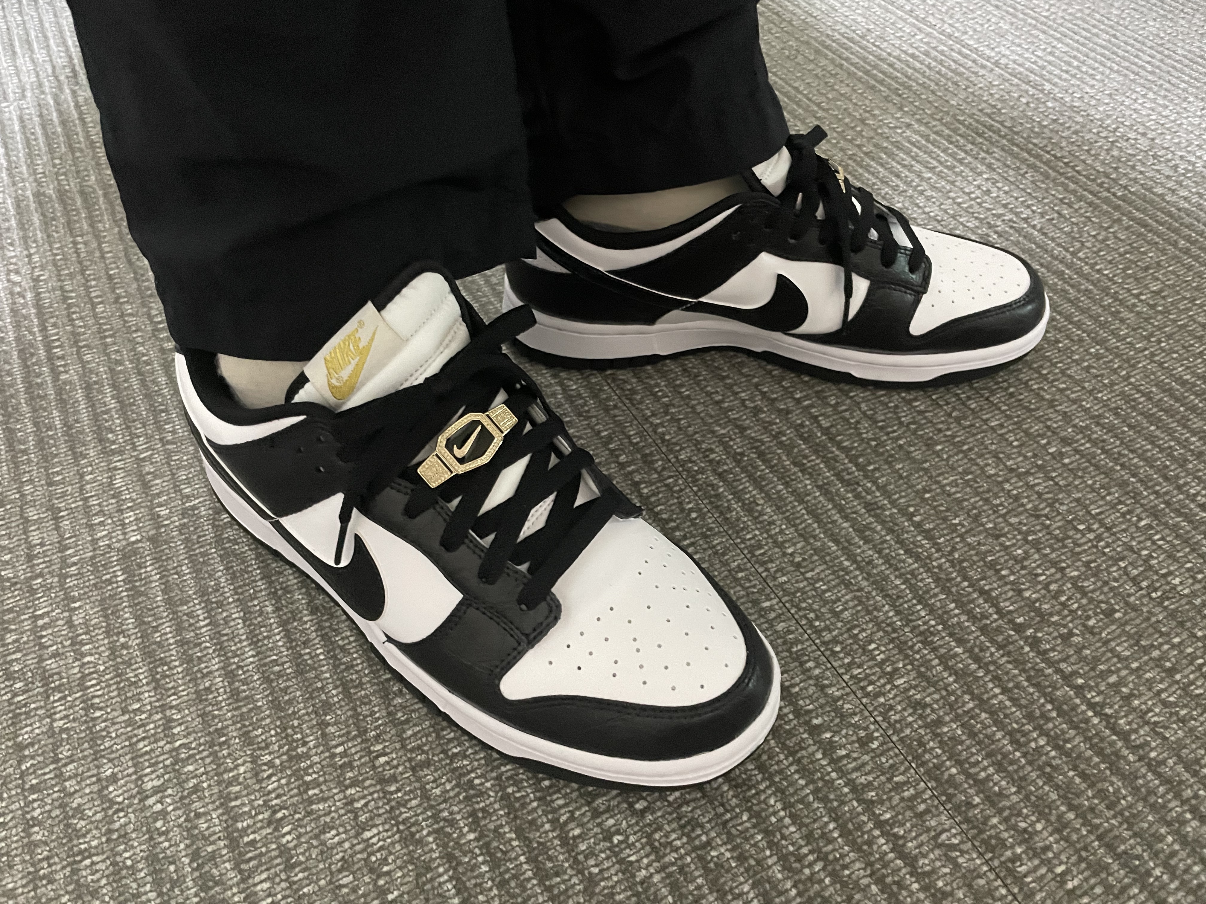 Nike Dunk Low Retro SE Black 착용 스타일 - 1