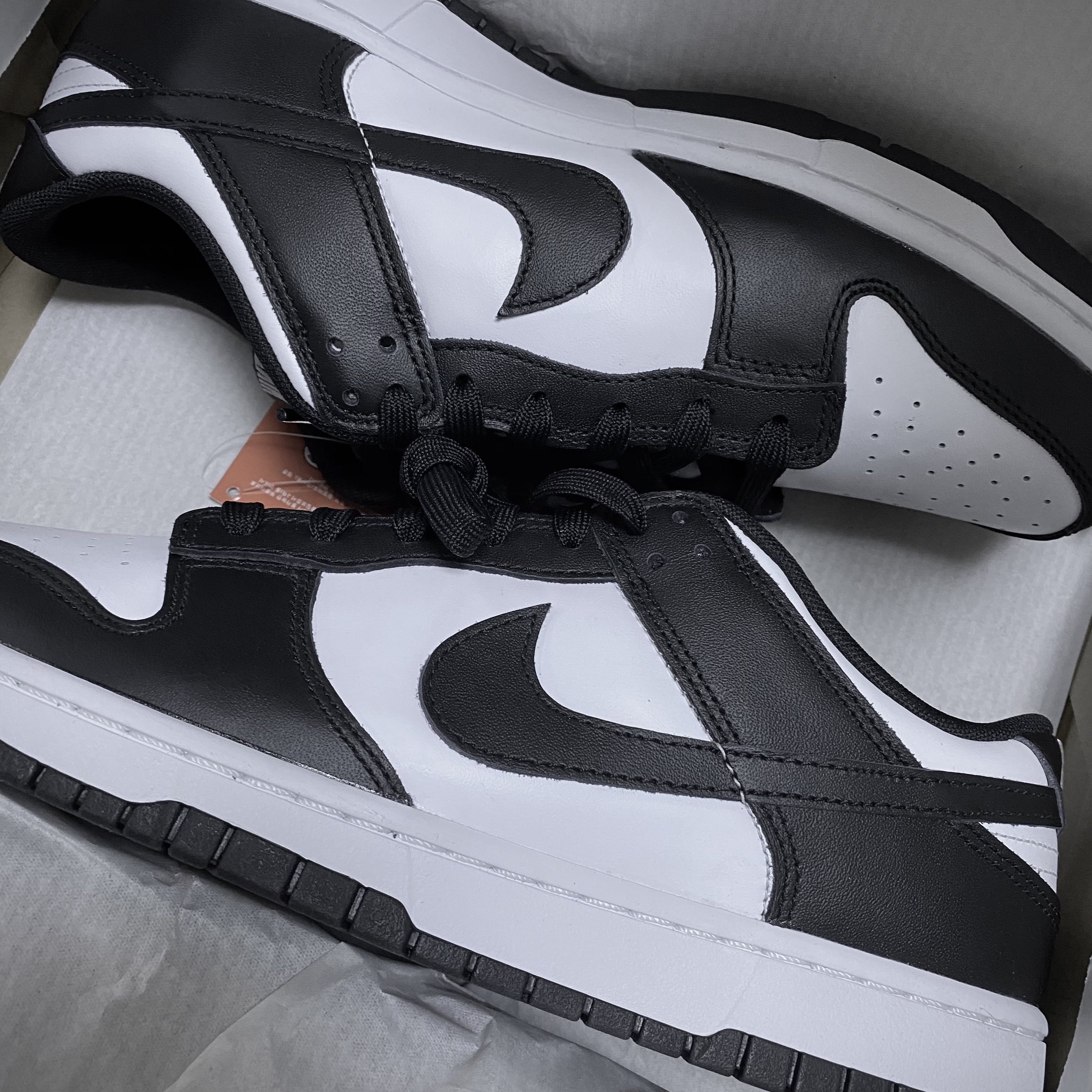 Nike Dunk Low Retro Black 착용 스타일 - 2