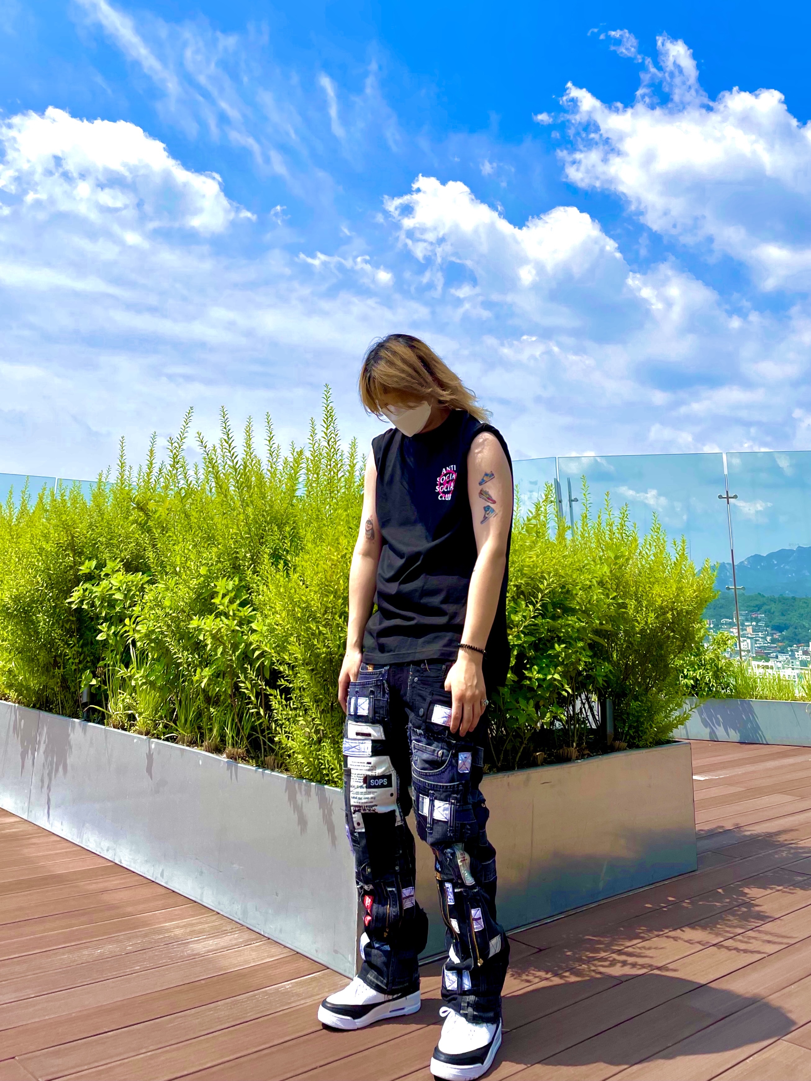 Jordan 3 x Fragment Retro SP White Black, Anti Social Social Club x Fragment Bolt T-Shirt Pink 착용 스타일