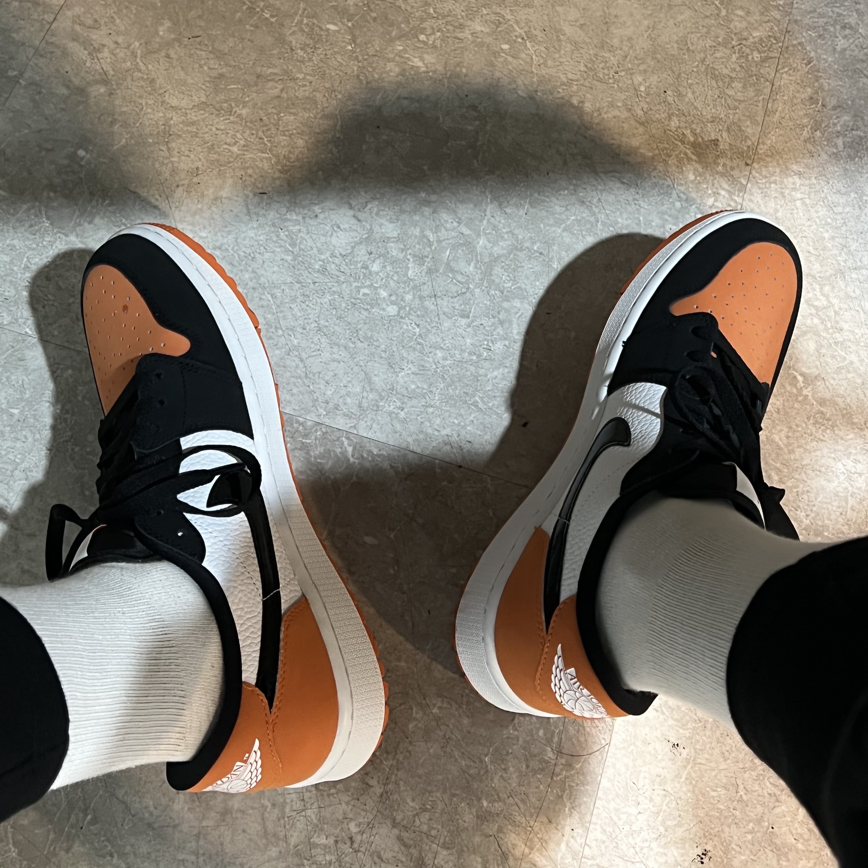 Jordan 1 Low Golf Starfish 착용 스타일