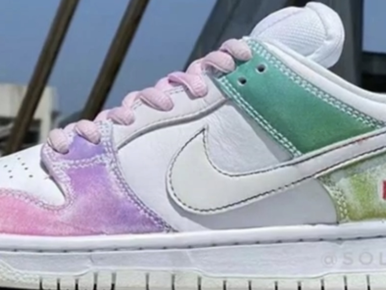 Nike SB Dunk Low Pro Be True 착용 스타일 - 2