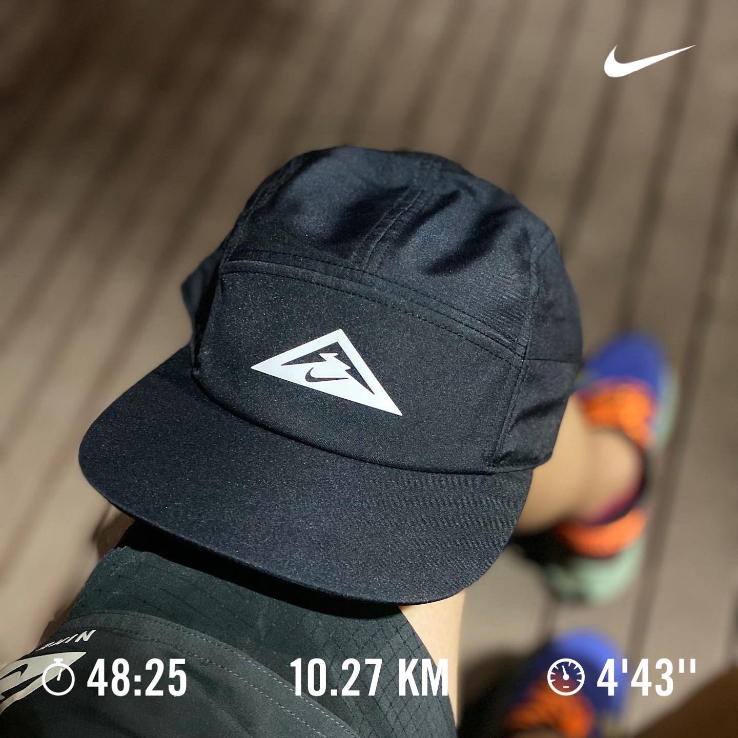 Nike Pegasus Trail 2 Gore-Tex Mystic Dates Blue, Apple Watch Nike Series 7 45mm GPS Midnight Aluminum Case with Nike Sport Band Anthracite Black (Korean Ver.) 착용 스타일 - 1