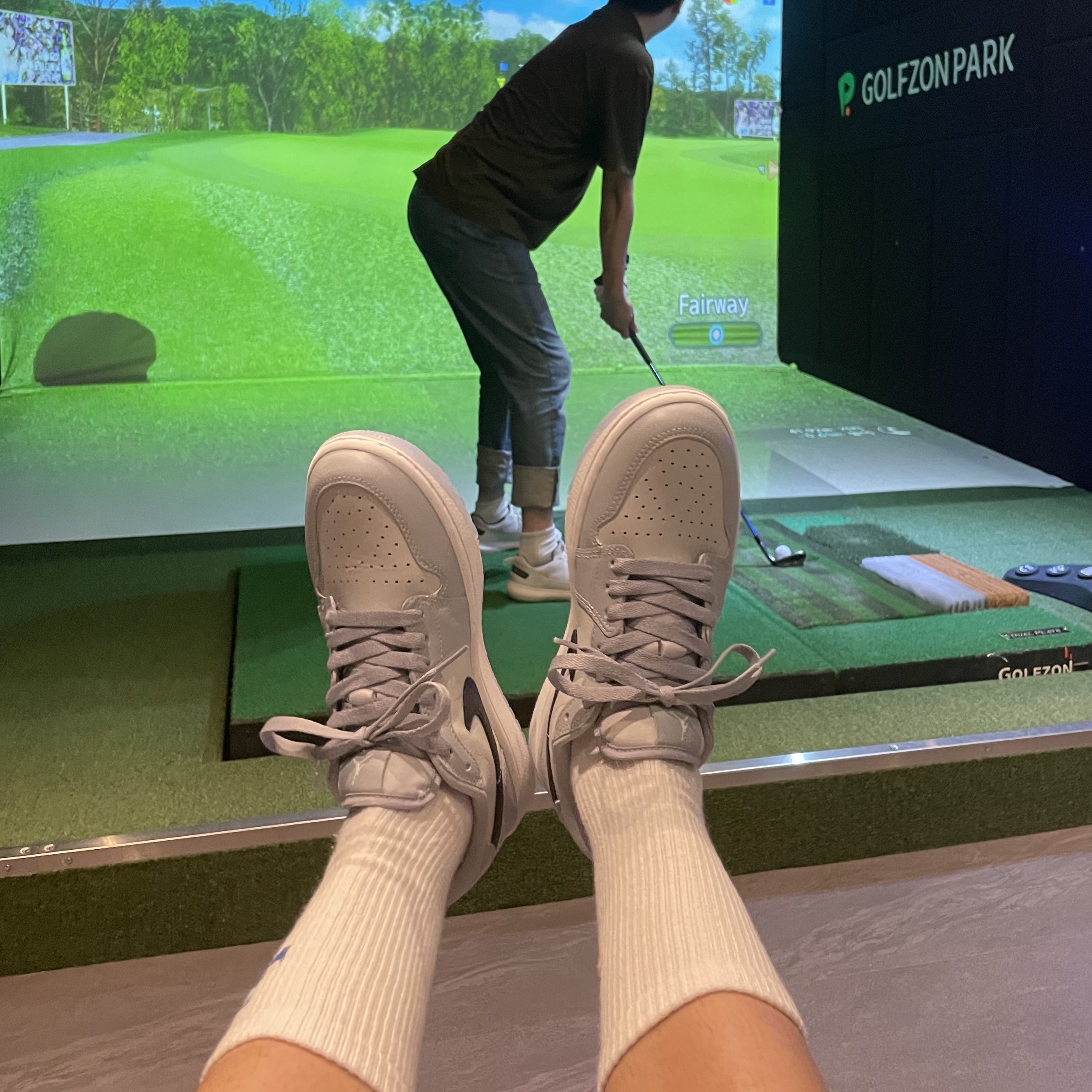 Jordan 1 Low Golf Wolf Grey 착용 스타일 - 3
