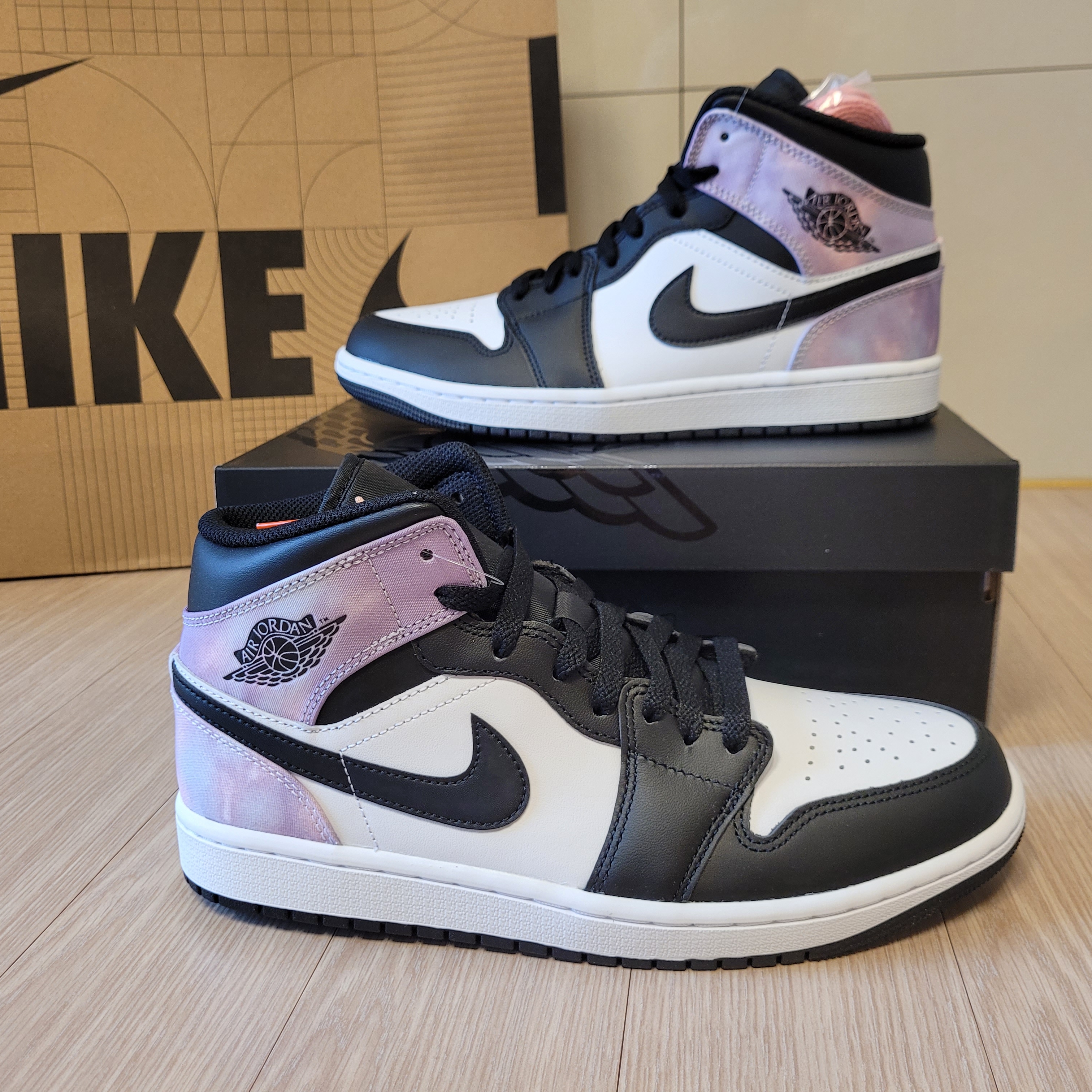 Jordan 1 Mid White Black Tie-Dye 착용 스타일 - 3