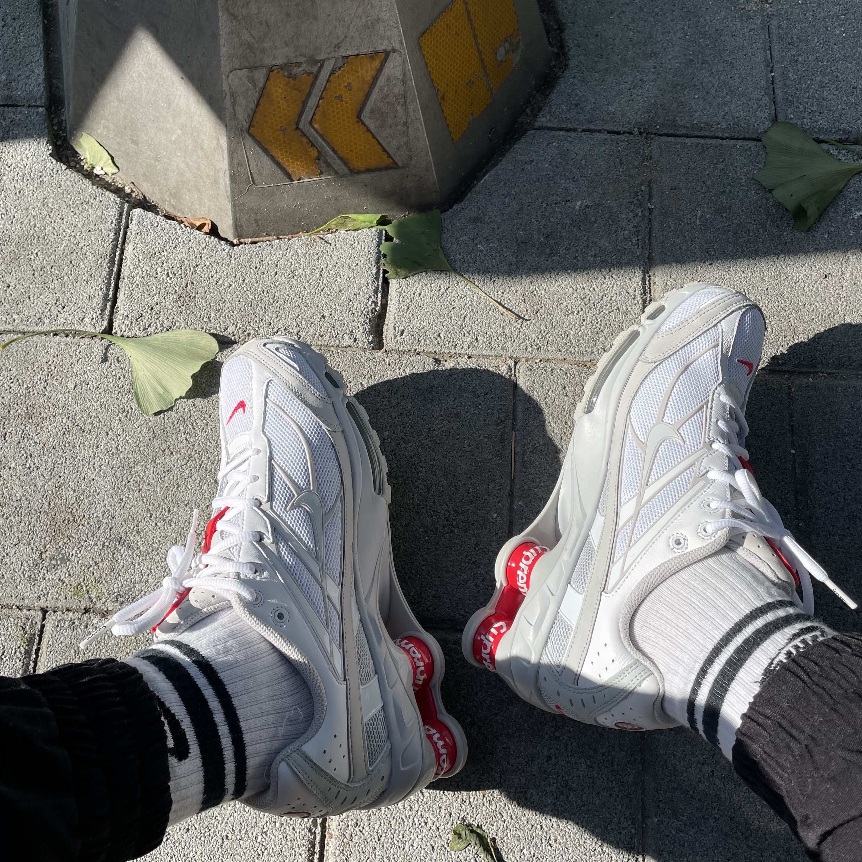 Nike x Supreme Shox Ride 2 SP White 착용 스타일 - 2