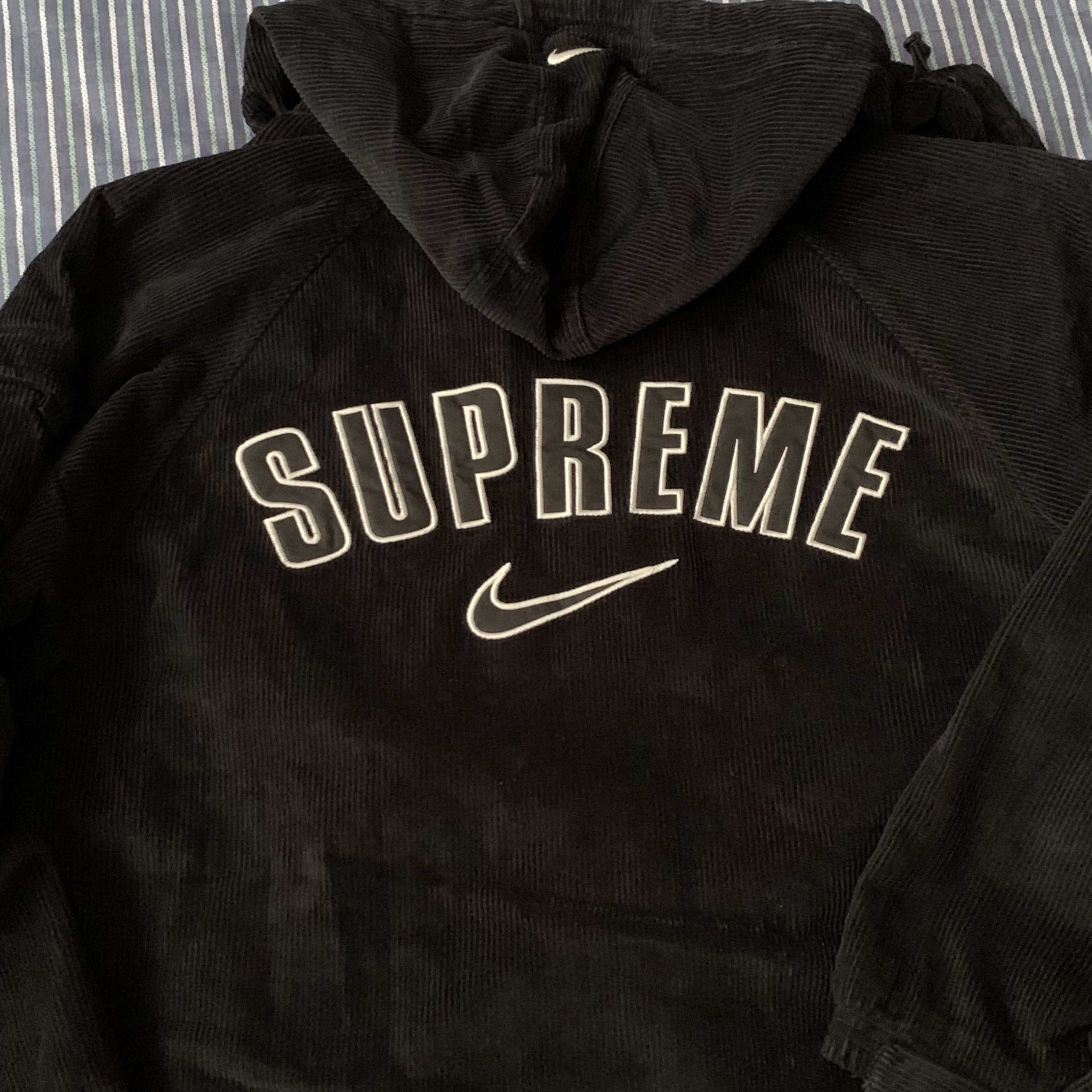 Supreme x Nike Arc Corduroy Hooded Jacket Black - 22SS 착용 스타일