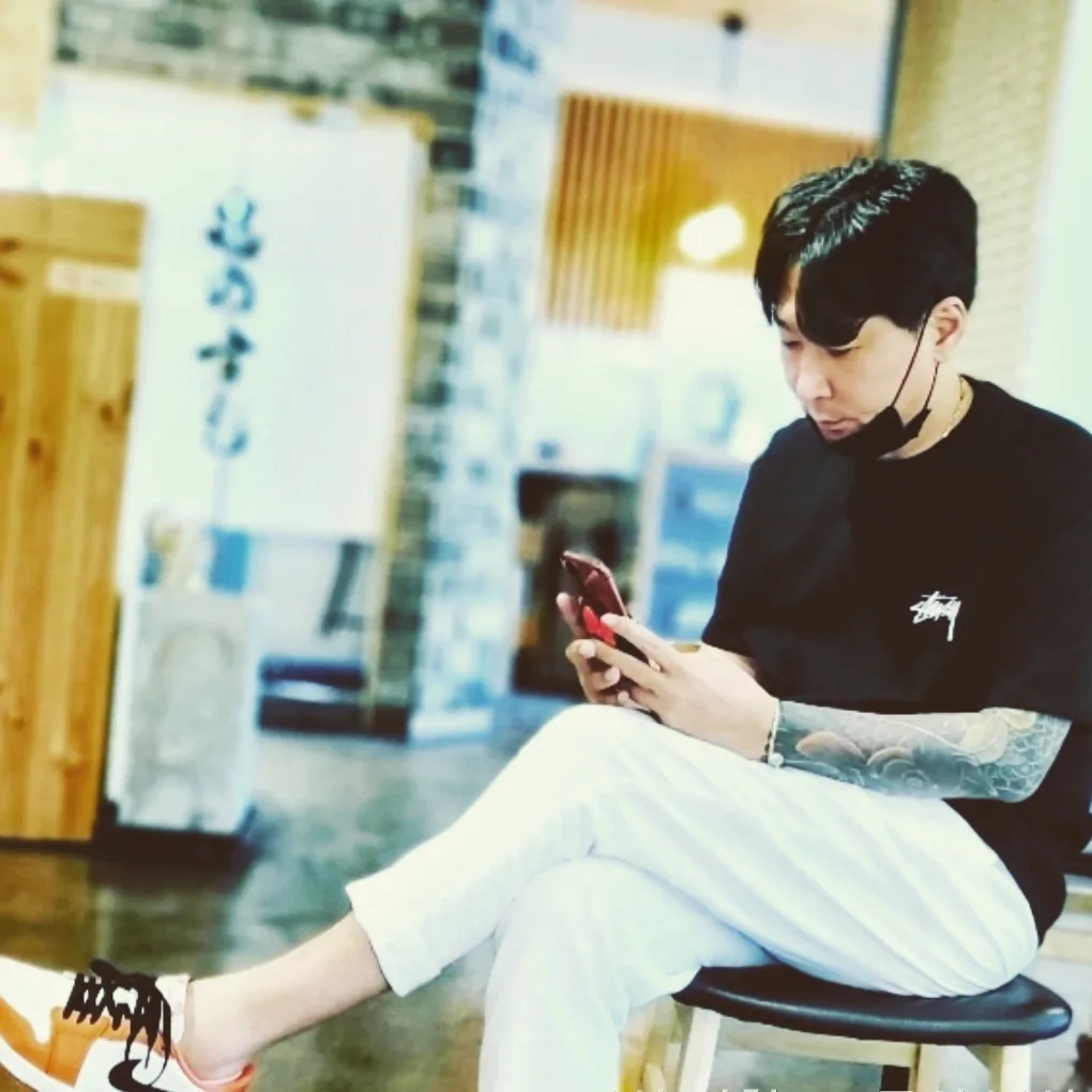 Stussy Fuzzy Dice T-Shirt Black, Jordan 1 Low OG Starfish 착용 스타일 - 1
