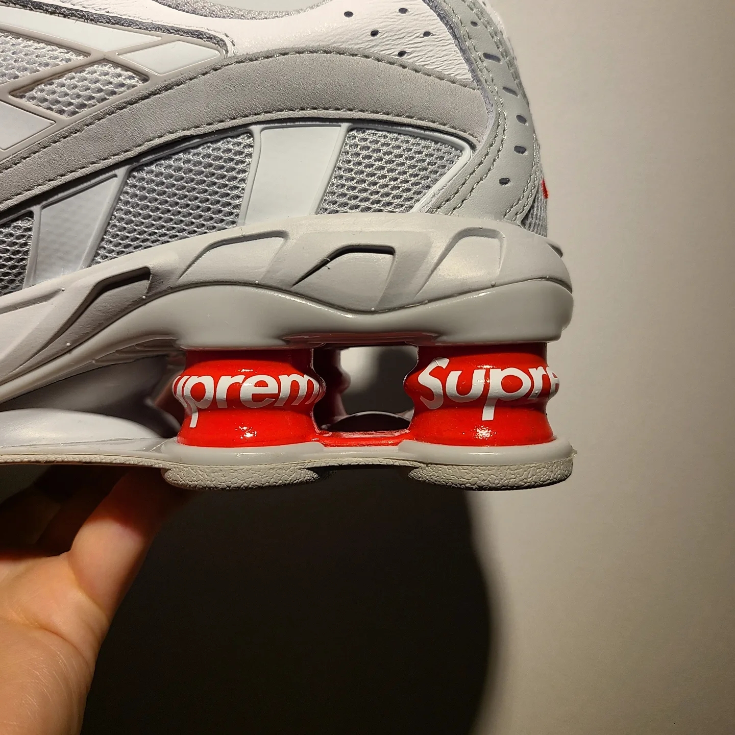 Nike x Supreme Shox Ride 2 SP White 착용 스타일 - 2