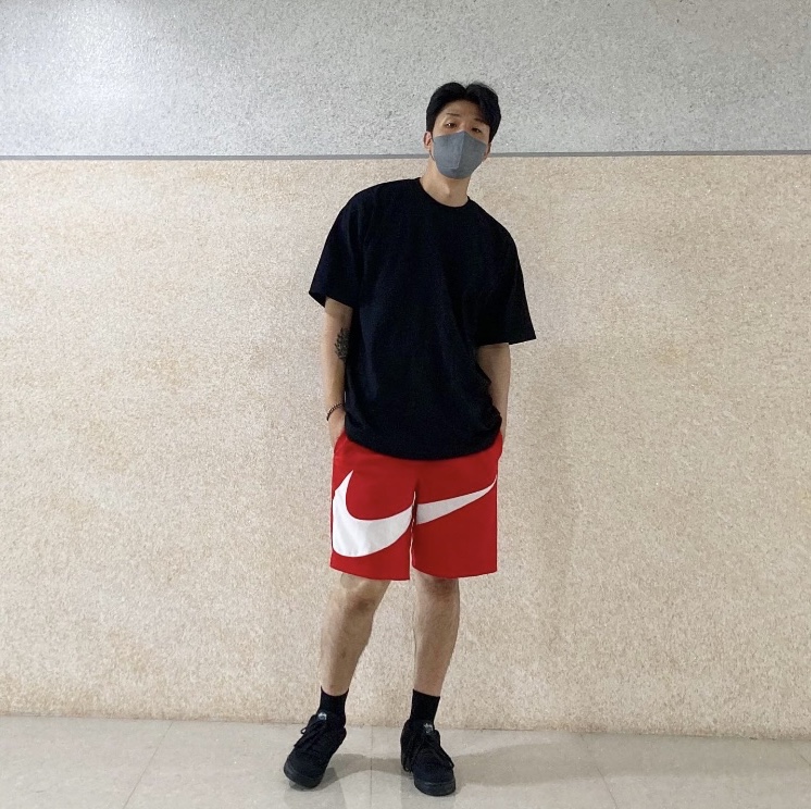 Nike x Stussy Air Force 1 Low Triple Black 착용 스타일