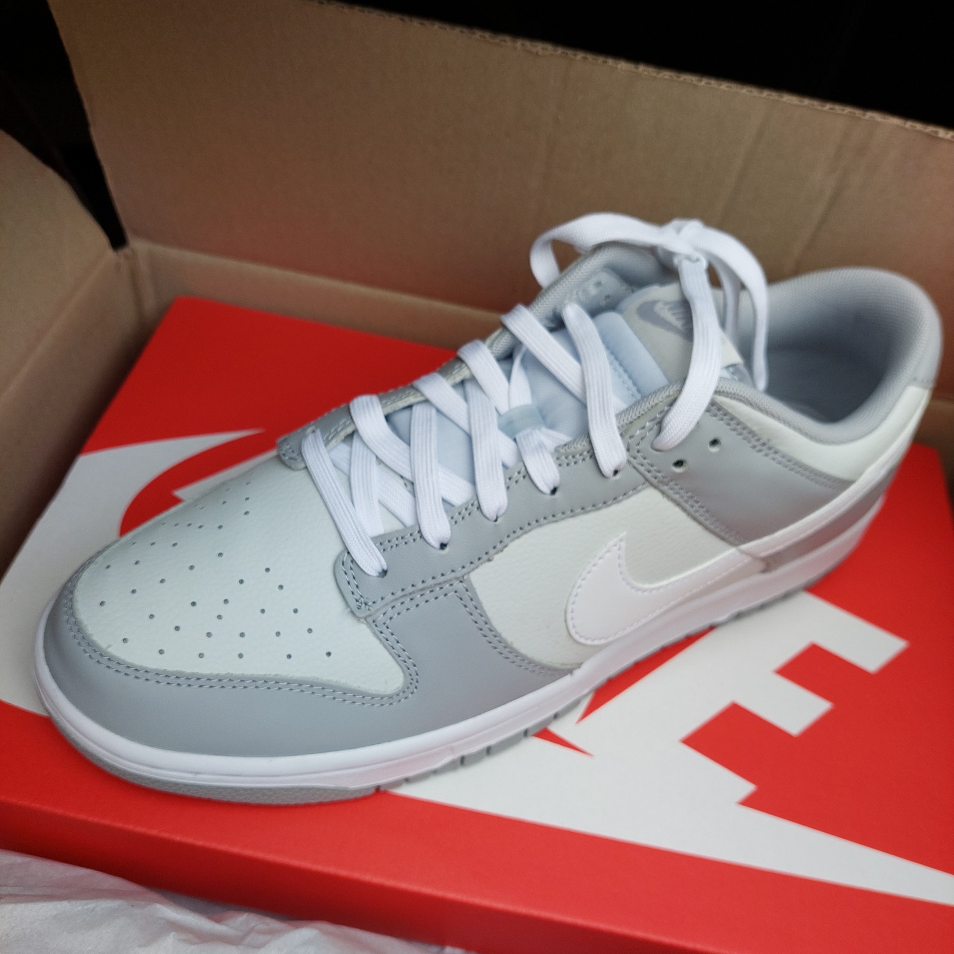 Nike Dunk Low Retro Wolf Grey 착용 스타일 - 1