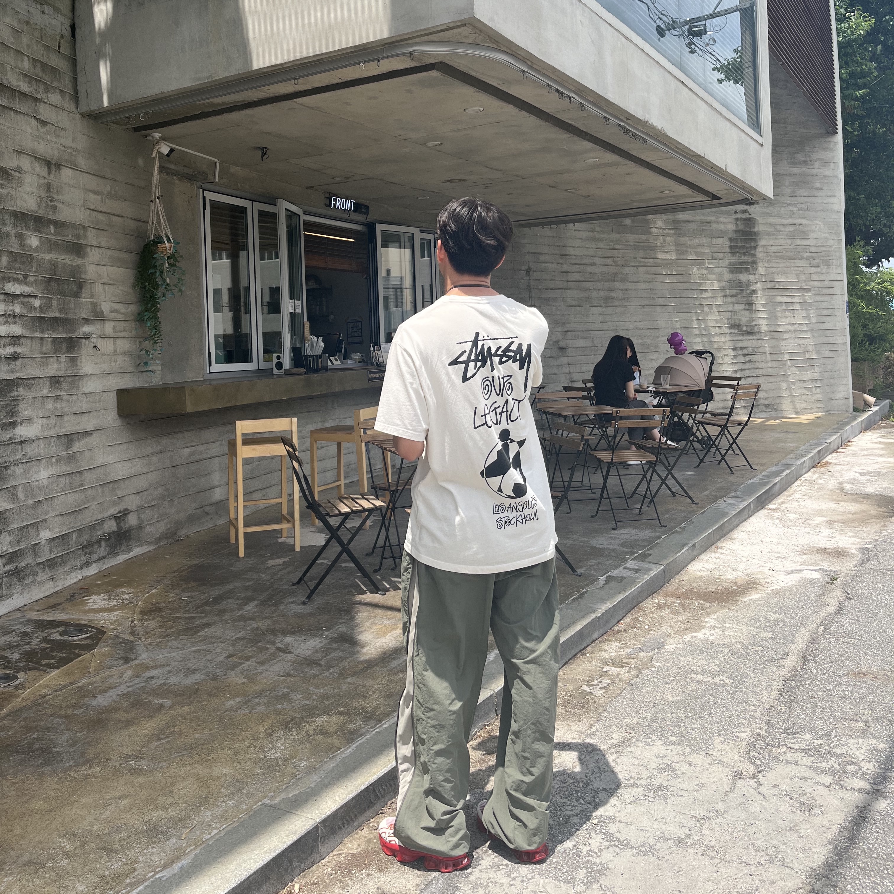 Stussy x Our Legacy Surfman 2 Pigment Dyed T-Shirt Natural, Sansan Gear Zipper Pants Green - 22SS 착용 스타일