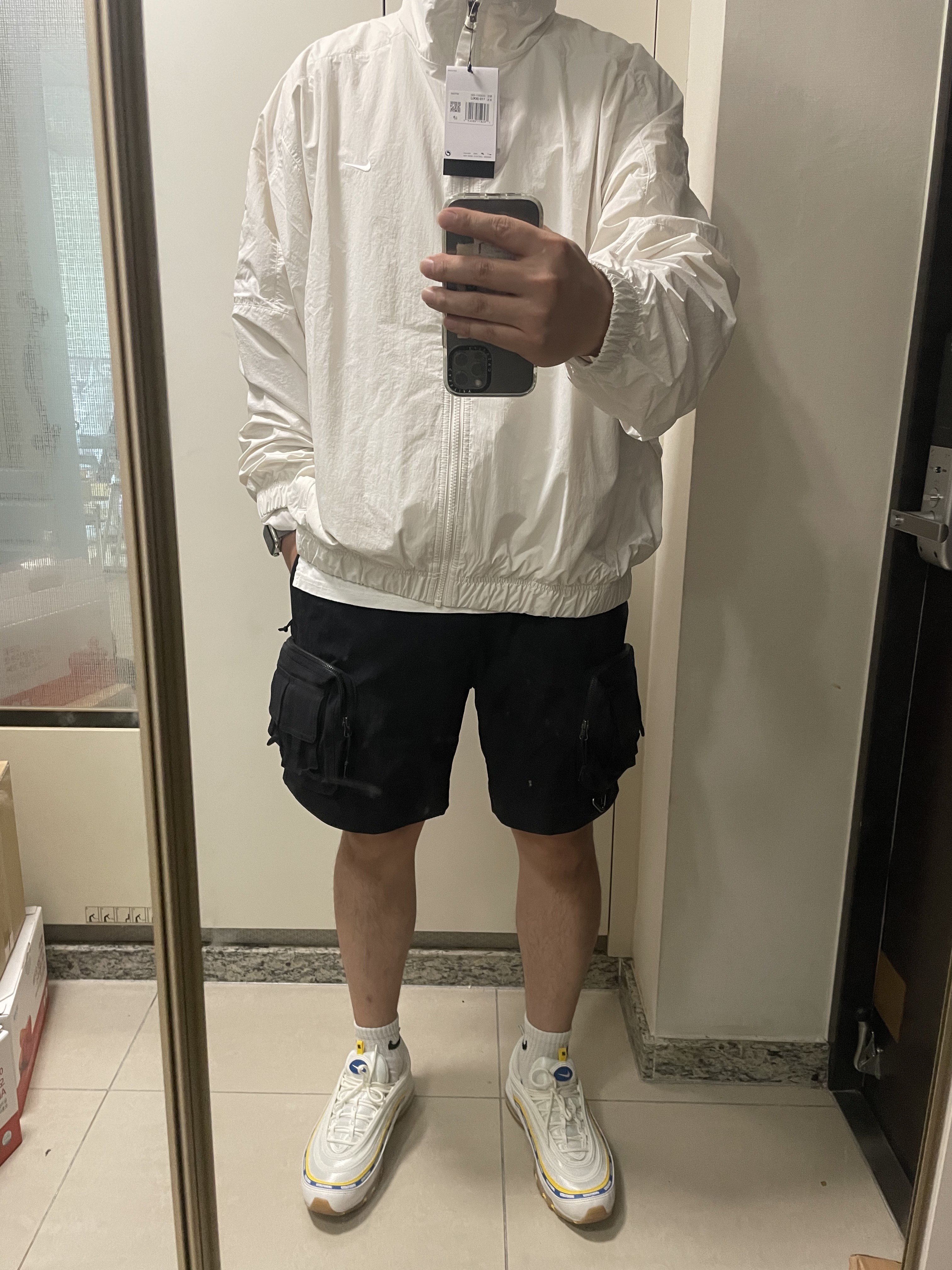 Nike NRG Solo Swoosh Woven Track Jacket Black - Asia, Nike ACG Cargo Shorts Black - Asia 착용 스타일 - 3