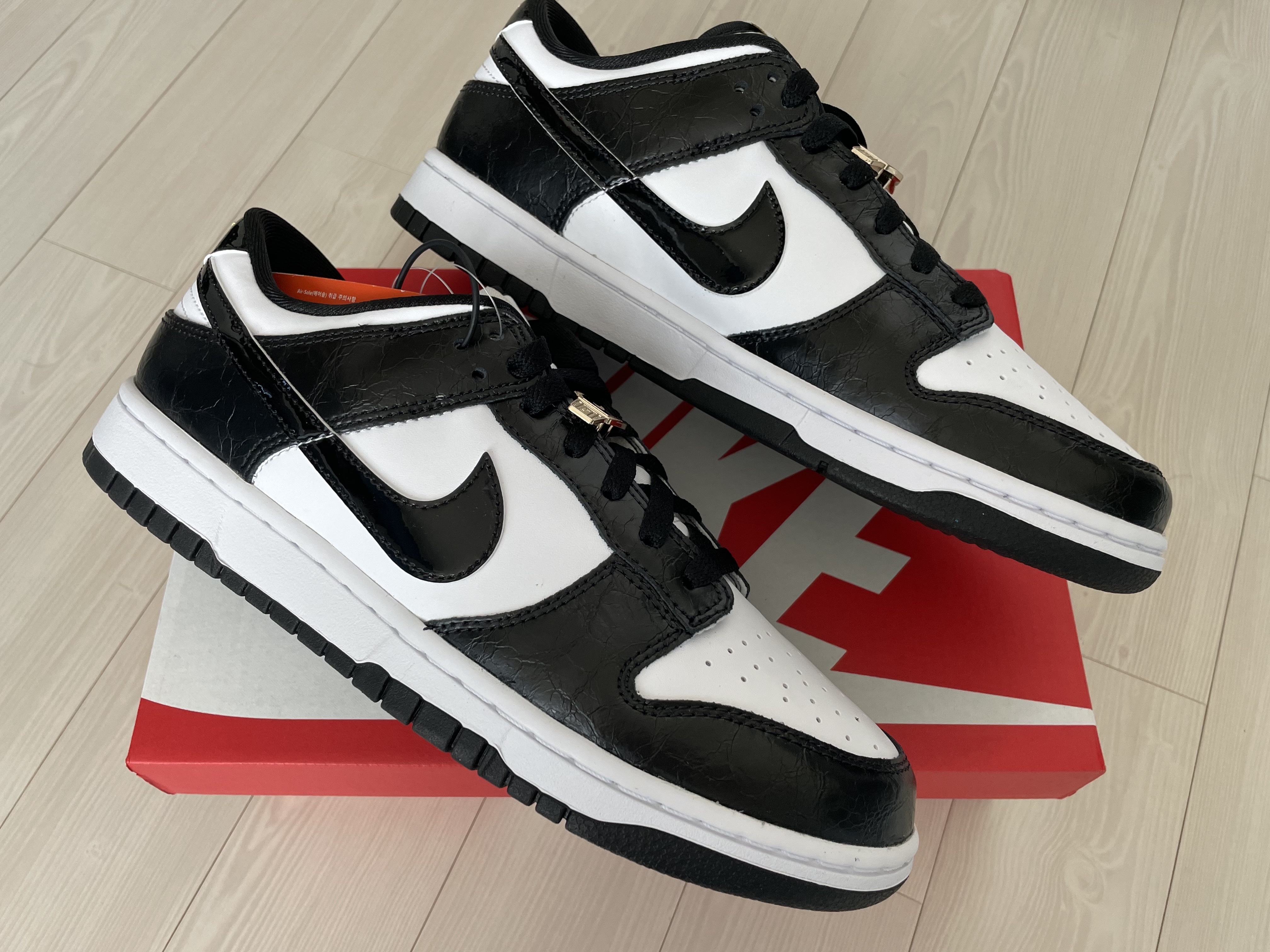 Nike Dunk Low Retro SE Black 착용 스타일 - 3