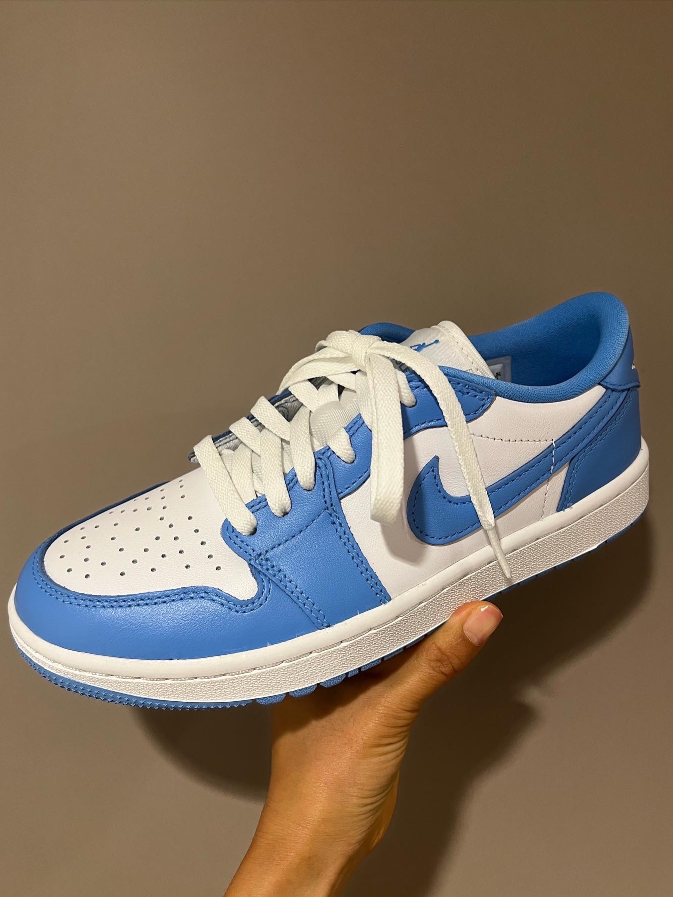 Nike x Off-White Air Force 1 Mid SP White, Nike x Off-White Air Force 1 Mid SP Black 착용 스타일 - 5