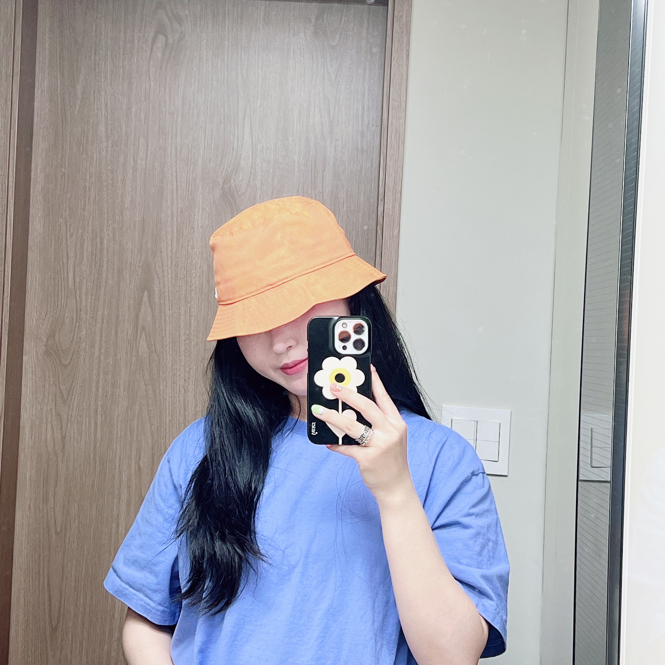 Nike NRG Bucket Hat Sport Spice 착용 스타일