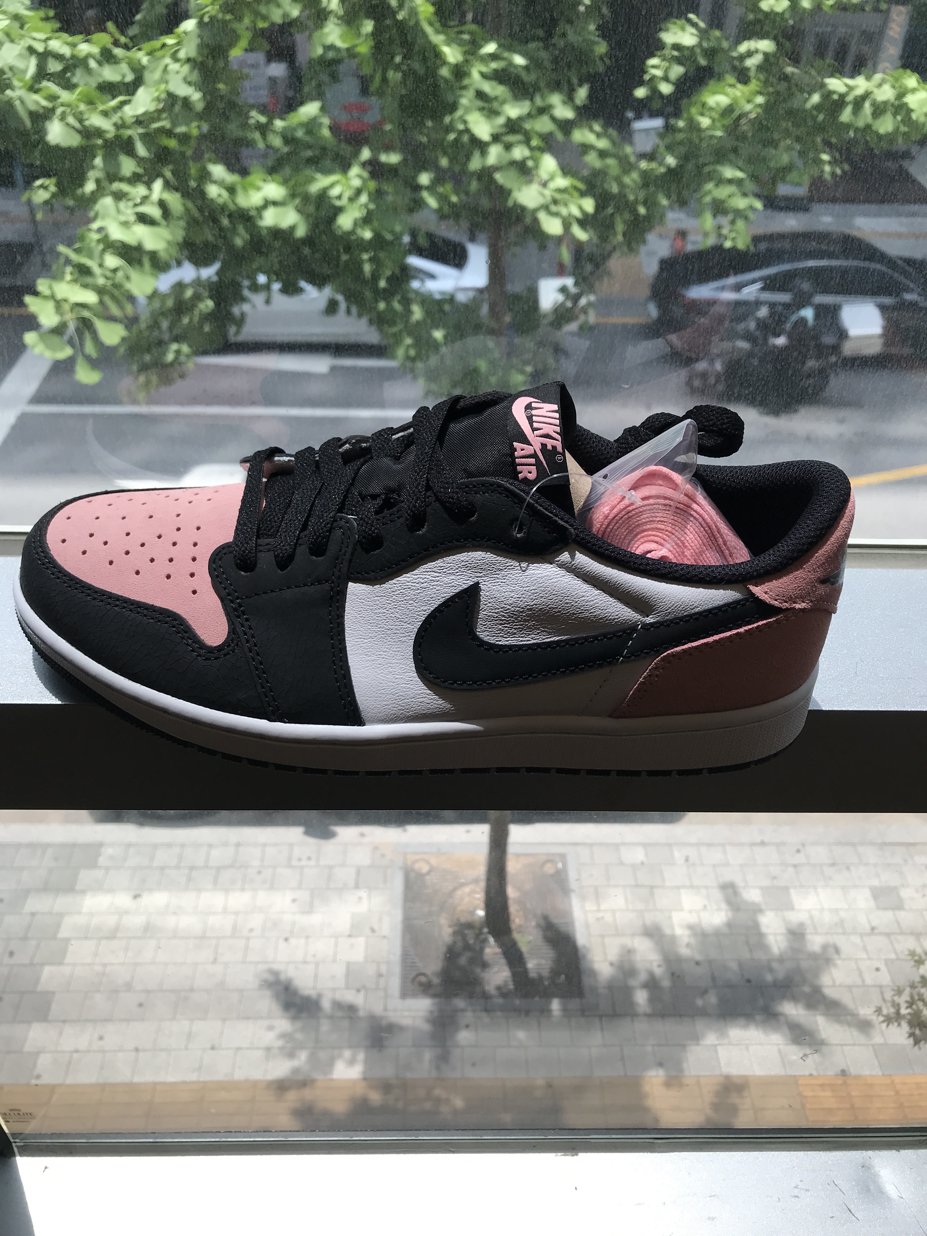 Vans x Stussy Old Skool LX Rose, Jordan 1 Retro Low OG Bleached Coral 착용 스타일 - 2