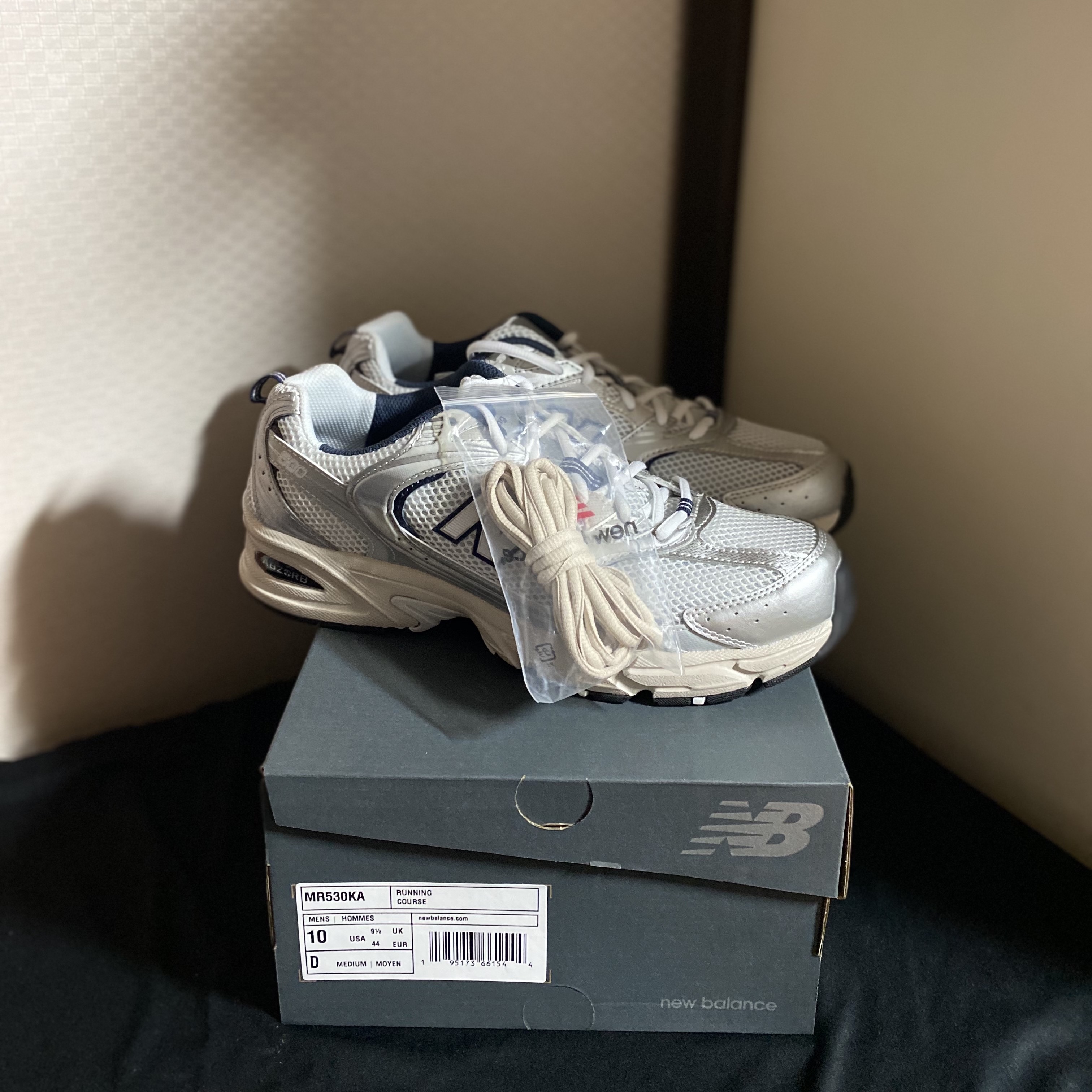 New Balance 530 Steel Grey 착용 스타일