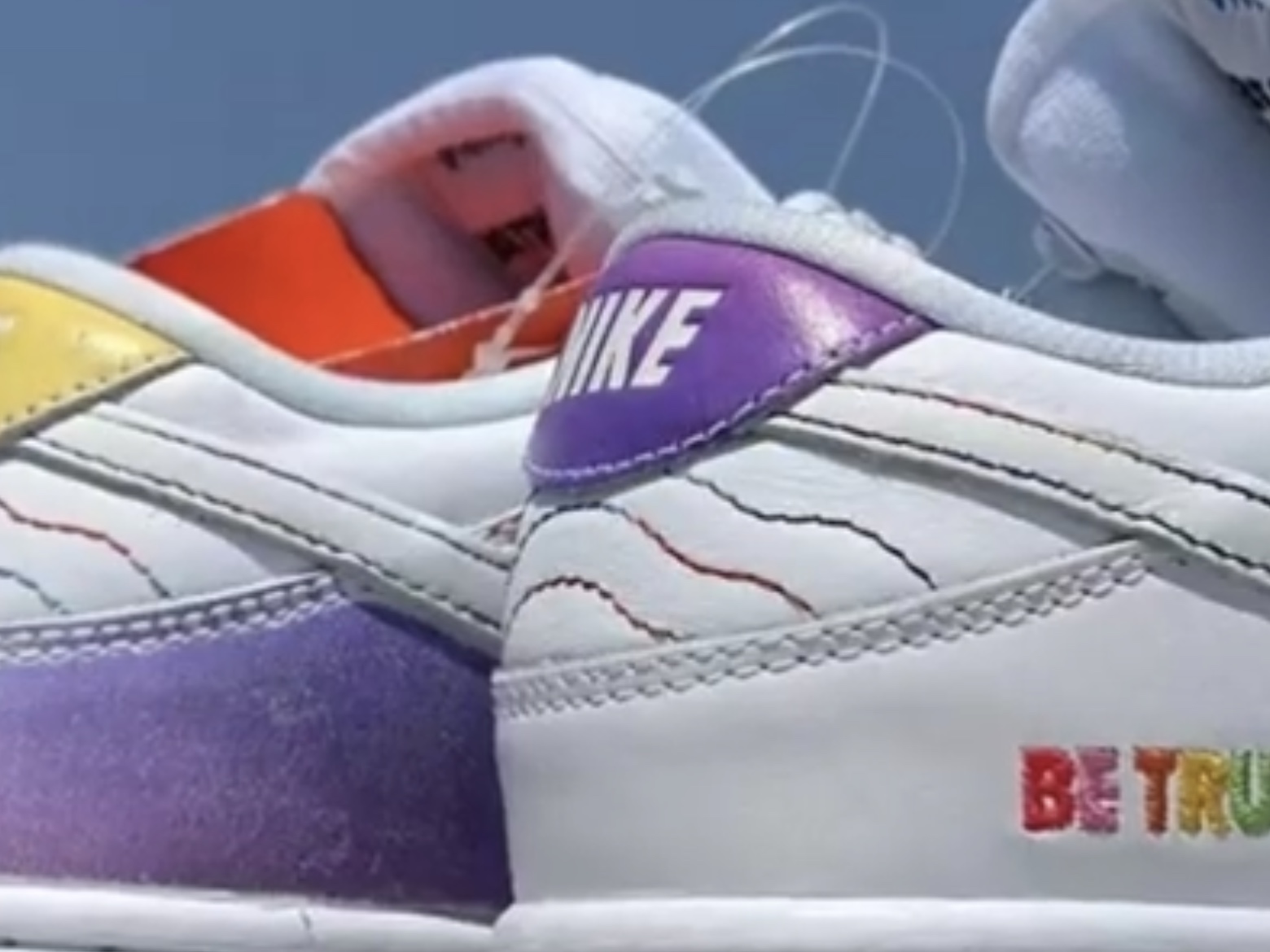Nike SB Dunk Low Pro Be True 착용 스타일 - 4