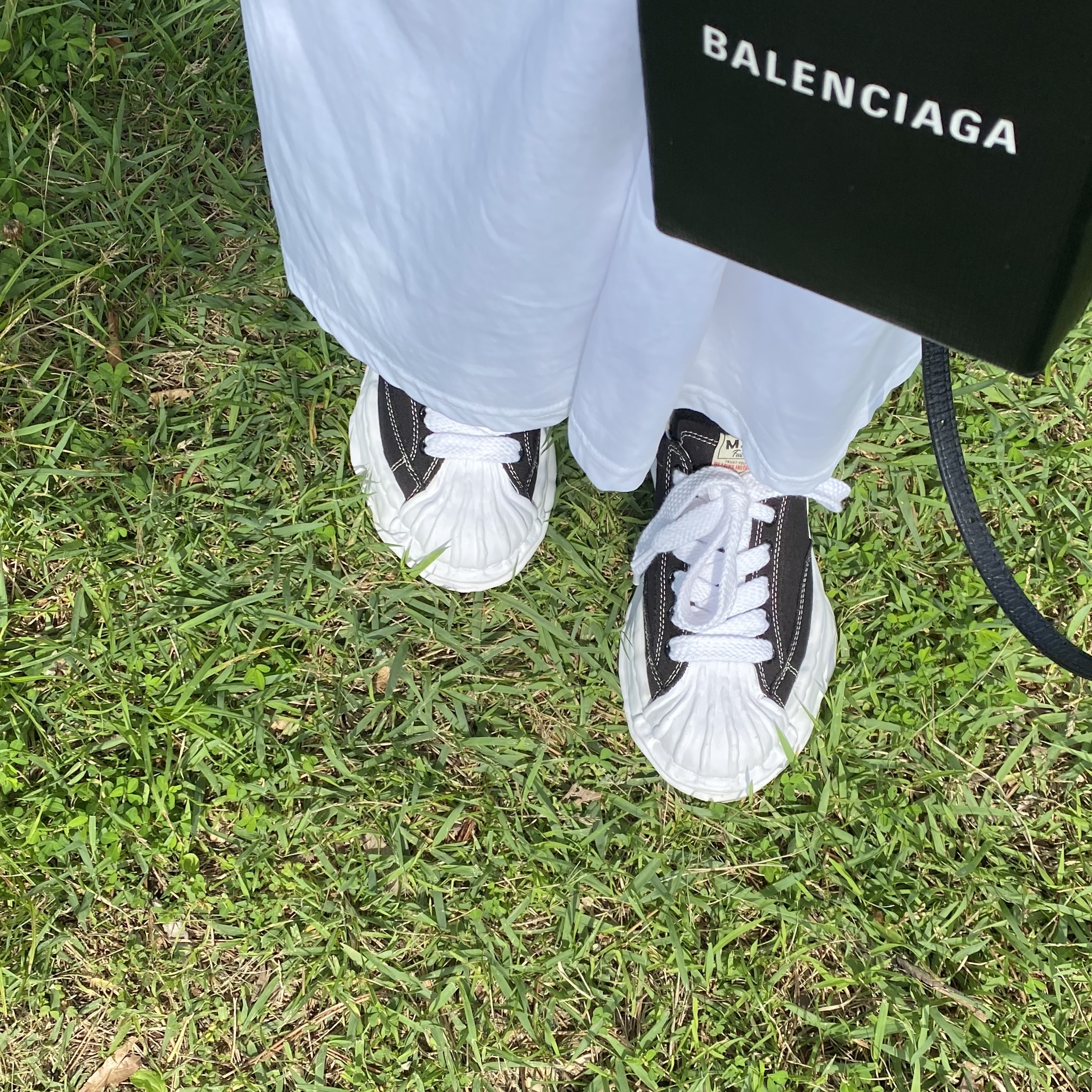 Maison Mihara Yasuhiro Blakey OG Sole Canvas Low-top Sneakers Black White 착용 스타일