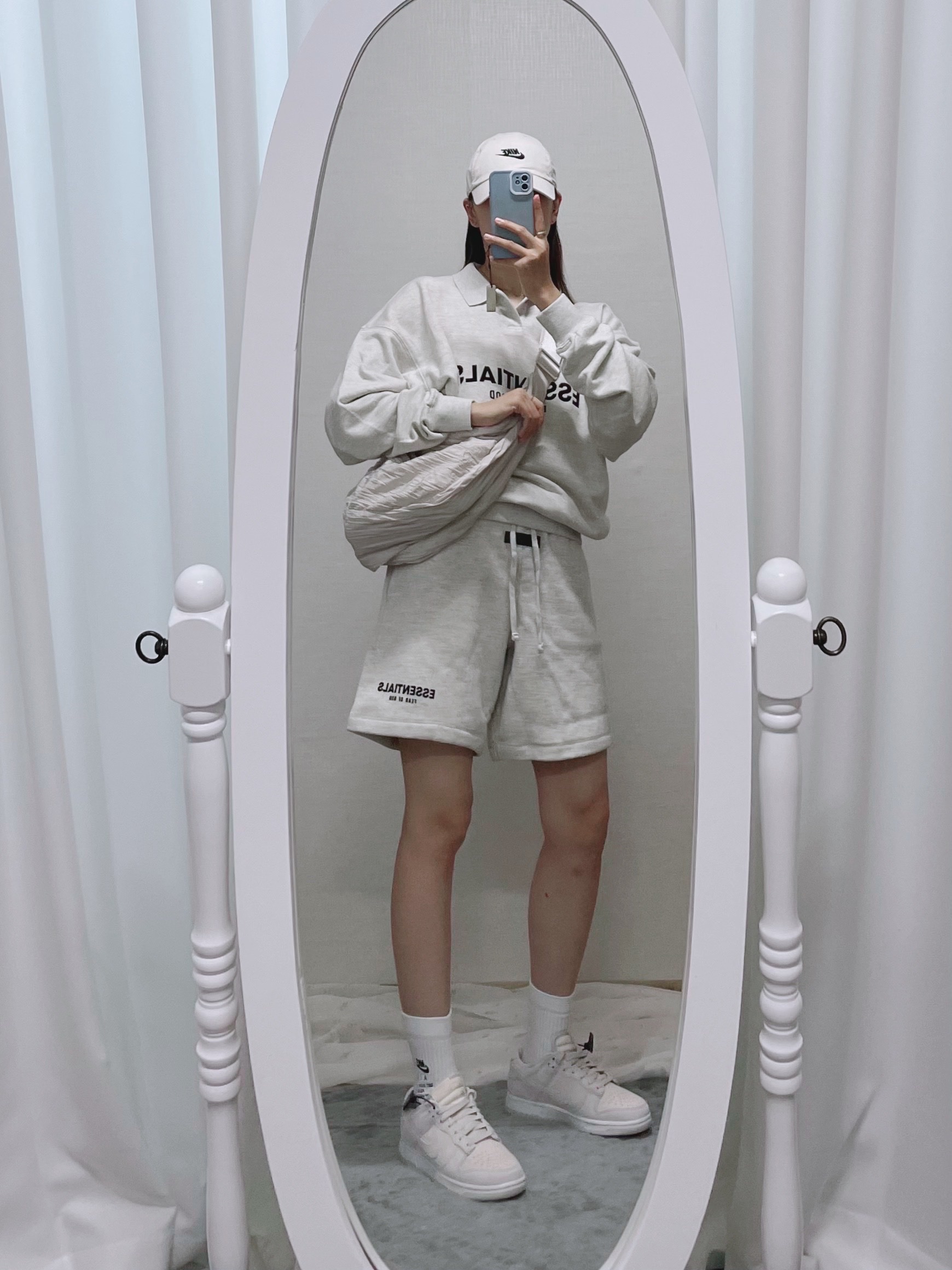 (Kids) Essentials The Core Collection Sweatshorts Light Oatmeal, (Kids) Essentials The Core Collection Long Sleeve Polo Light Oatmeal 착용 스타일 - 3
