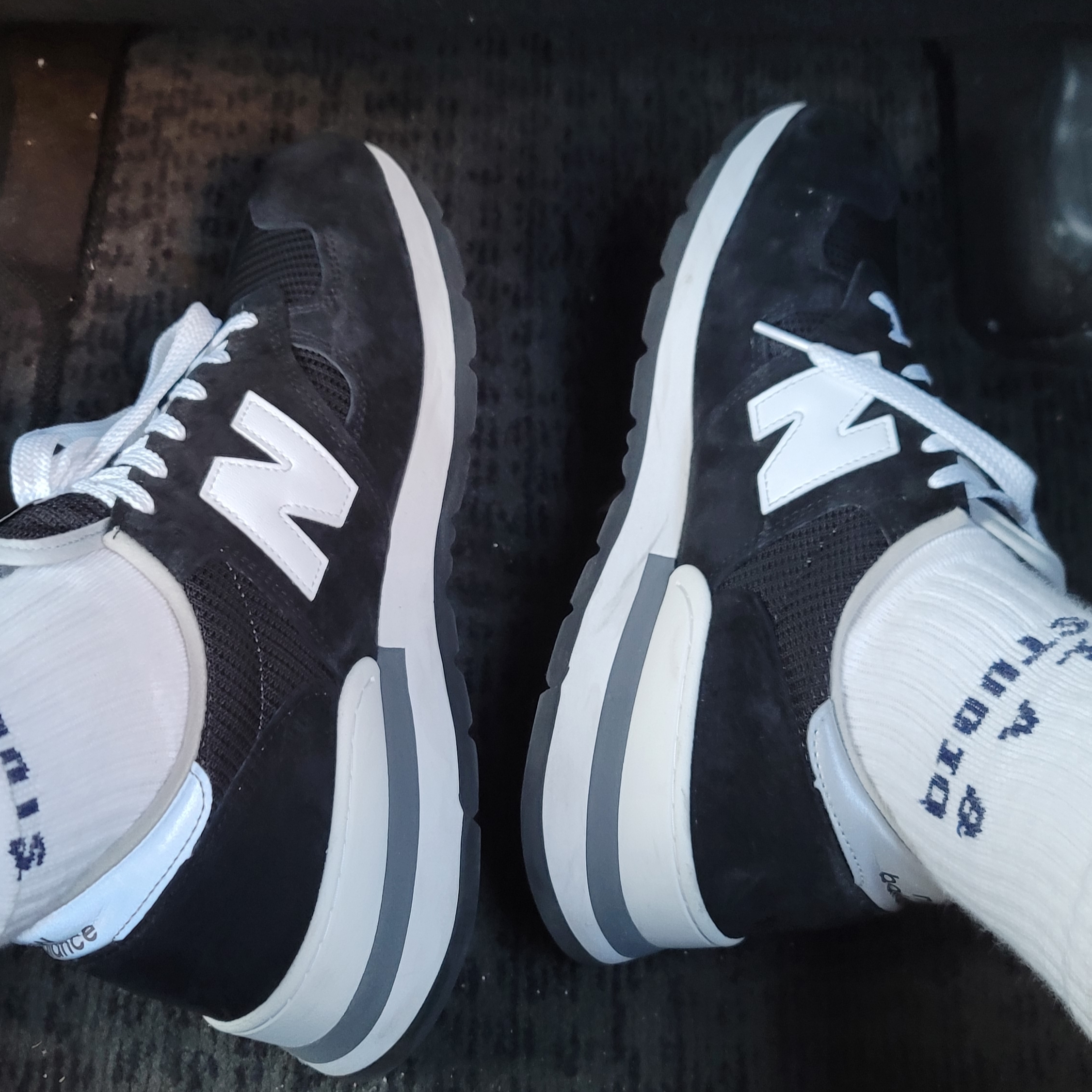 New Balance 990v1 Made in USA Black 착용 스타일