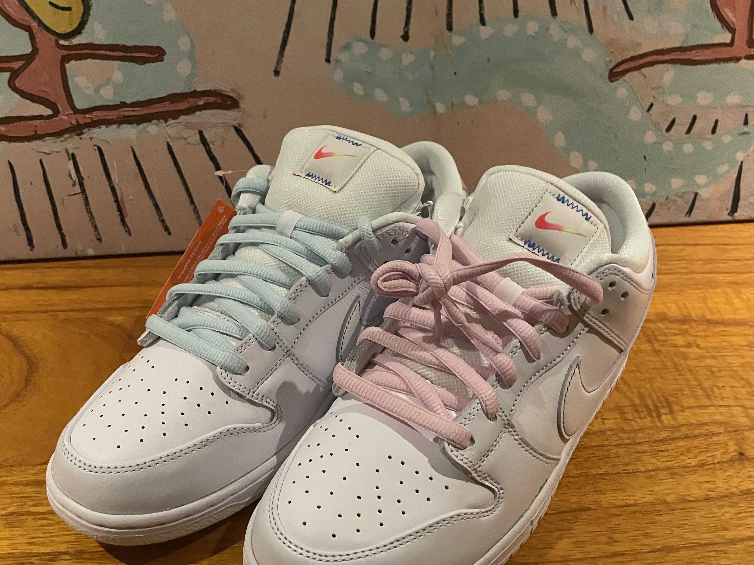 Nike SB Dunk Low Pro Be True, Jordan 1 Retro Low OG Bleached Coral 착용 스타일 - 1