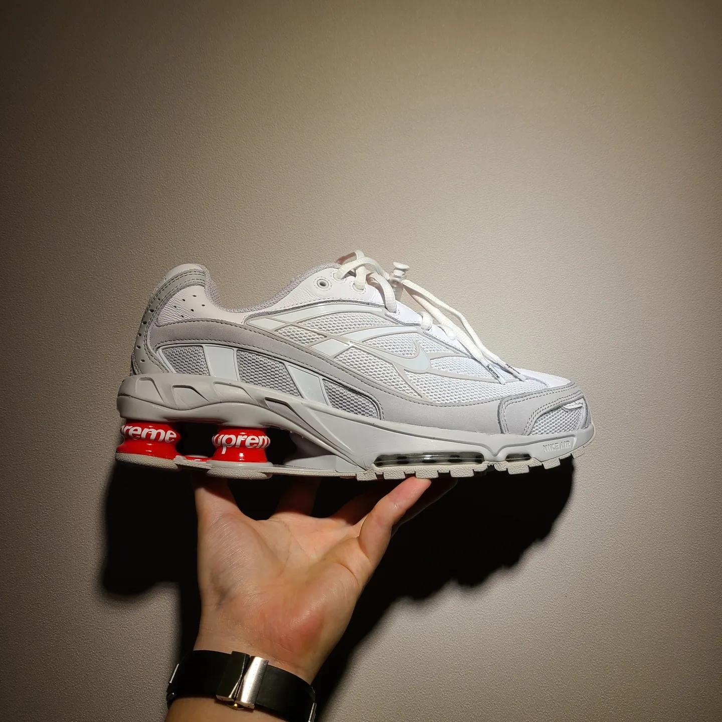 Nike x Supreme Shox Ride 2 SP White 착용 스타일 - 1