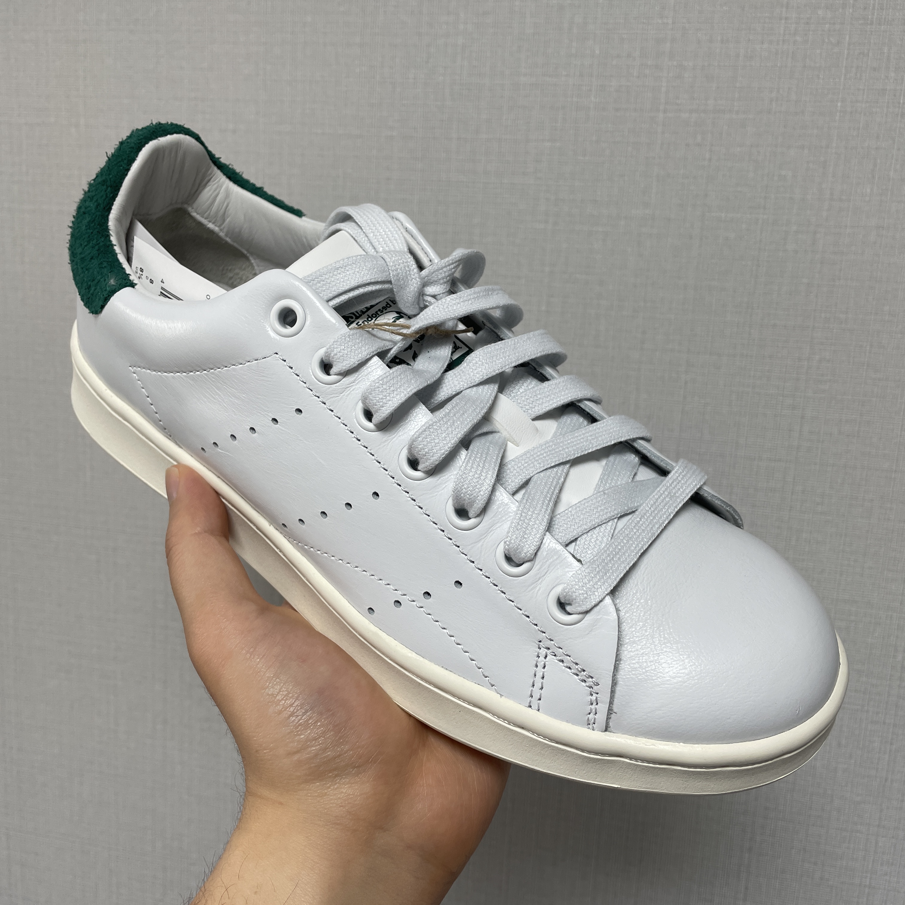 Adidas Stan Smith H White Green 착용 스타일 - 1