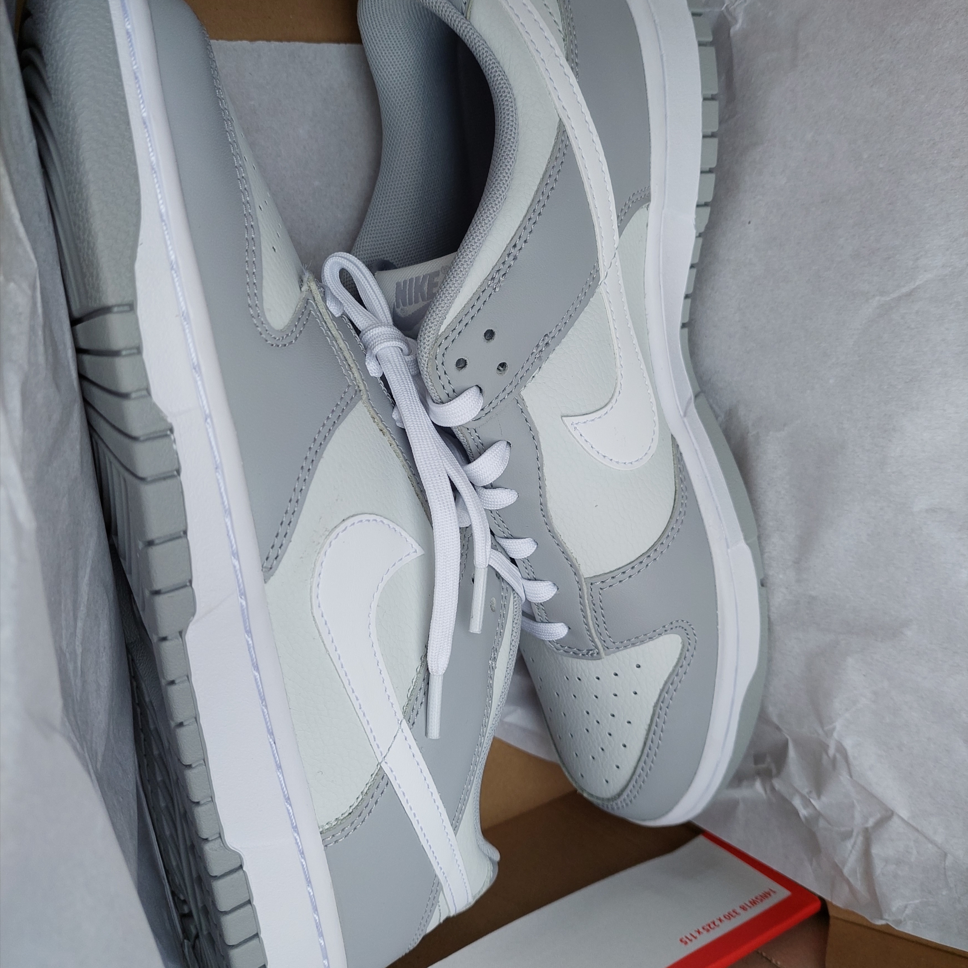 Nike Dunk Low Retro Wolf Grey 착용 스타일 - 4
