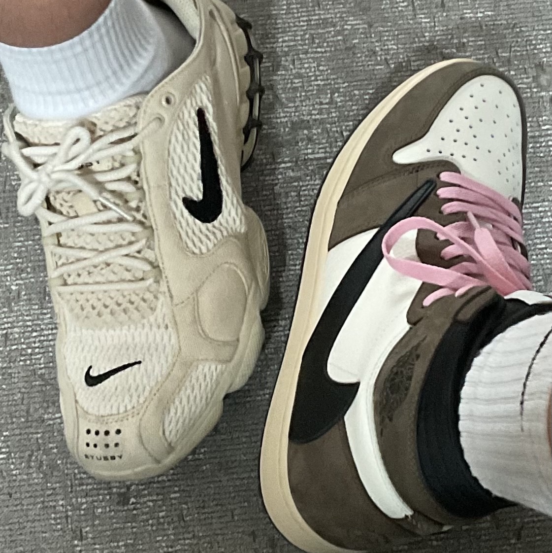 Jordan 1 x Travis Scott Retro High OG SP Mocha, Nike x Stussy Air Zoom Spiridon Cage 2 Fossil 착용 스타일