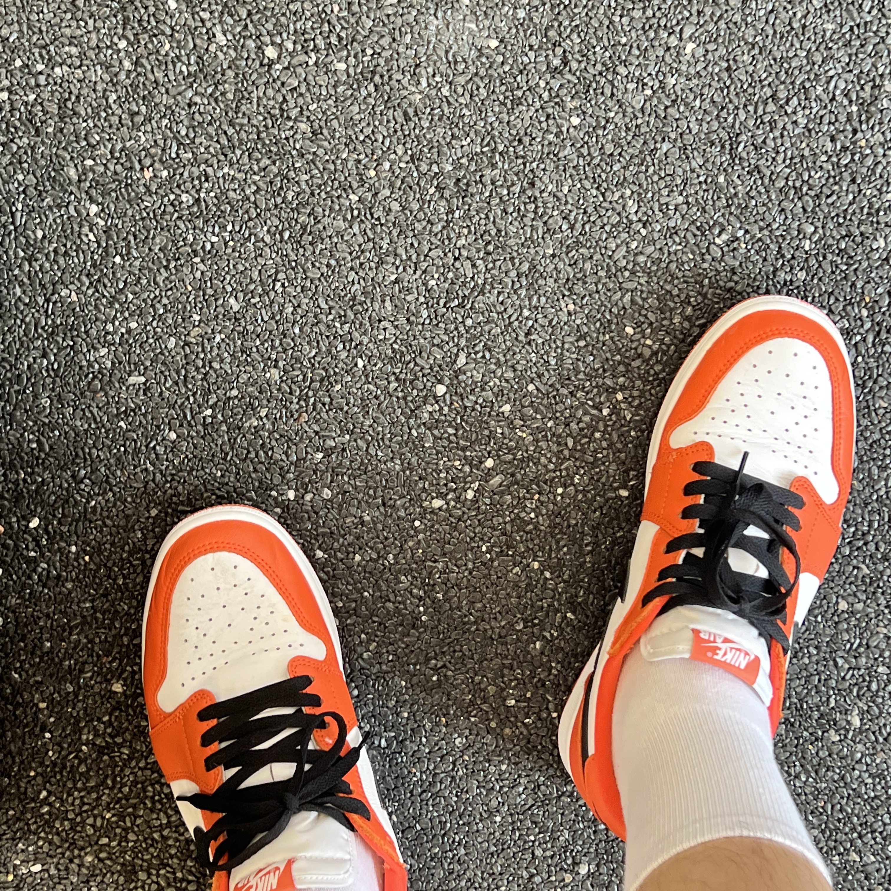 Jordan 1 Low OG Starfish, IAB Studio x Obey Eyes Icon T-Shirt Melon 착용 스타일 - 1