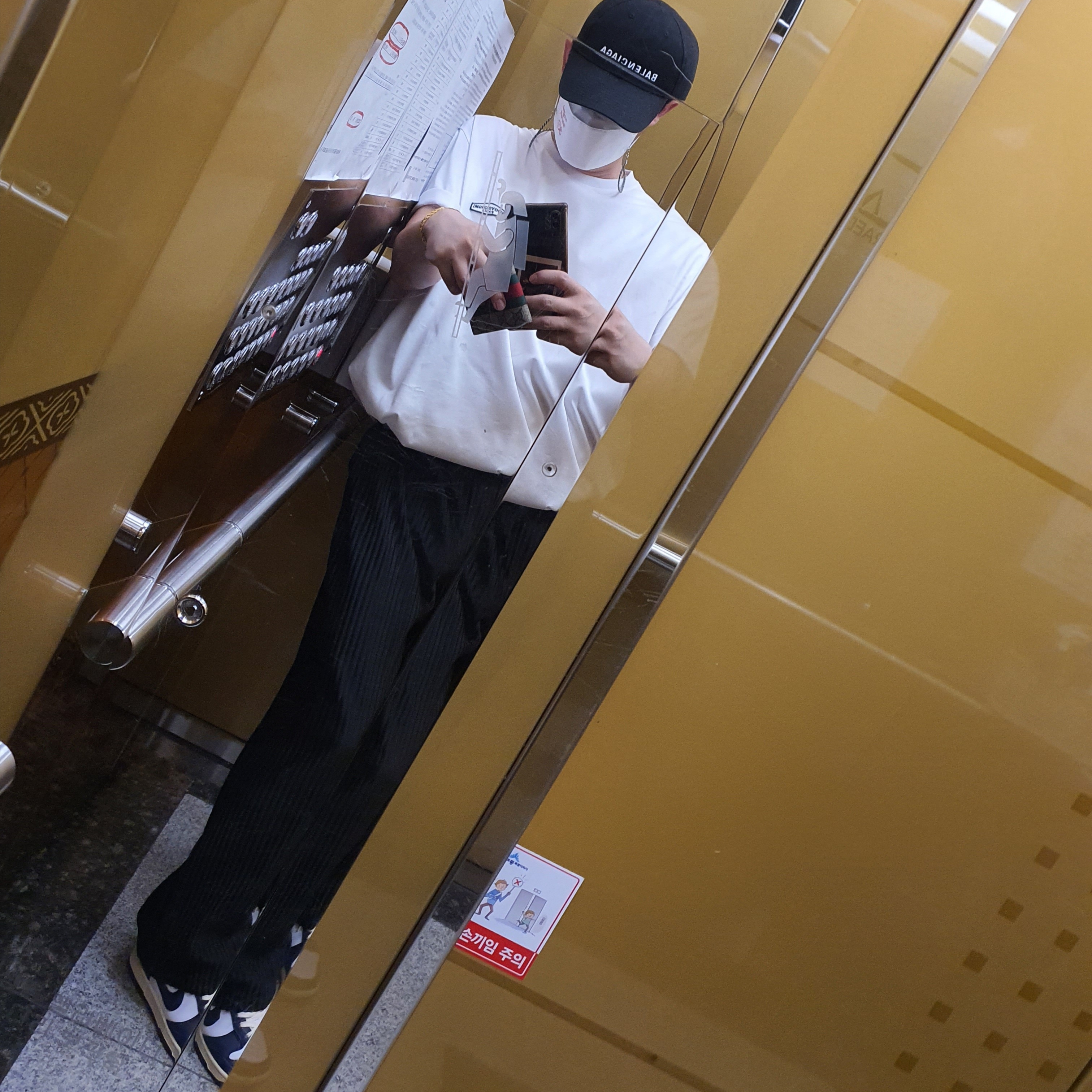 Wooyoungmi Black Back Logo T-Shirt White - 22SS, (W) Nike Dunk Low Vintage Midnight Navy 착용 스타일