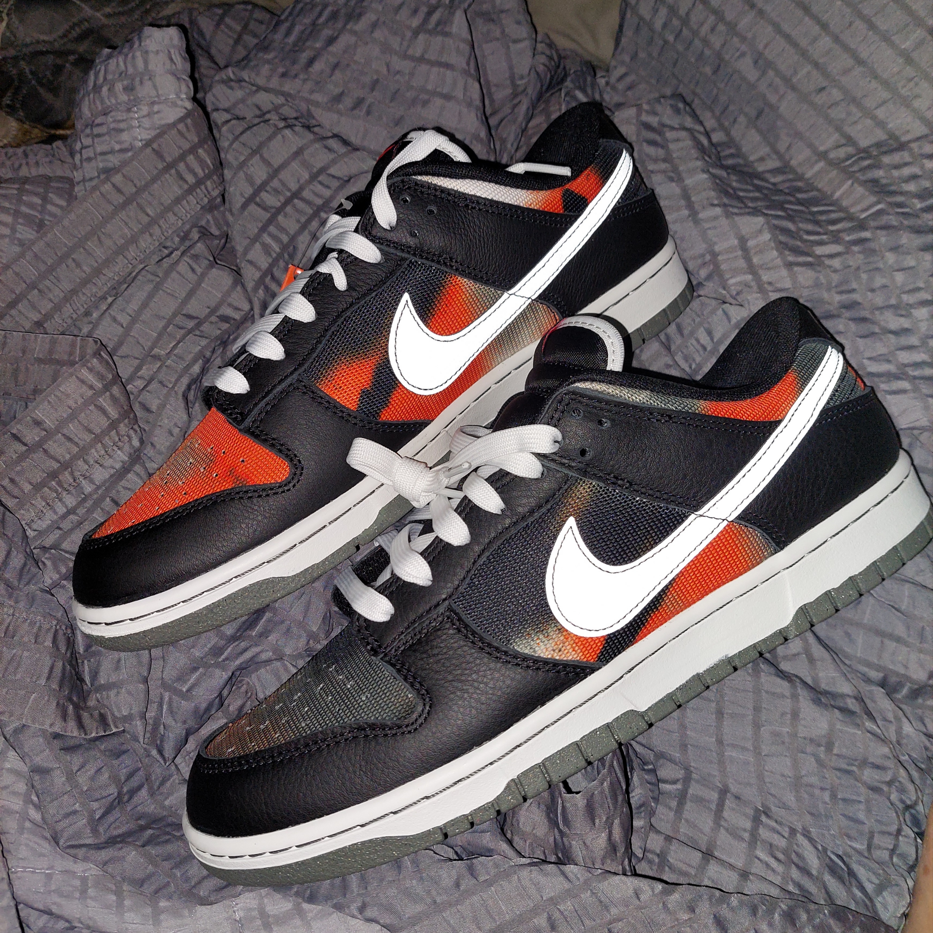 Nike Dunk Low Retro PRM Black and Tumbled Grey 착용 스타일