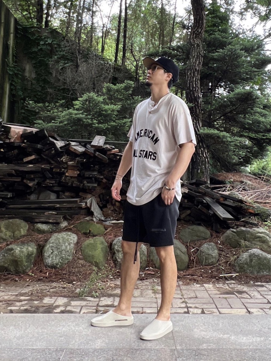 Fear of God The California Oat, Essentials The Core Collection Sweatshorts Stretch Limo 착용 스타일